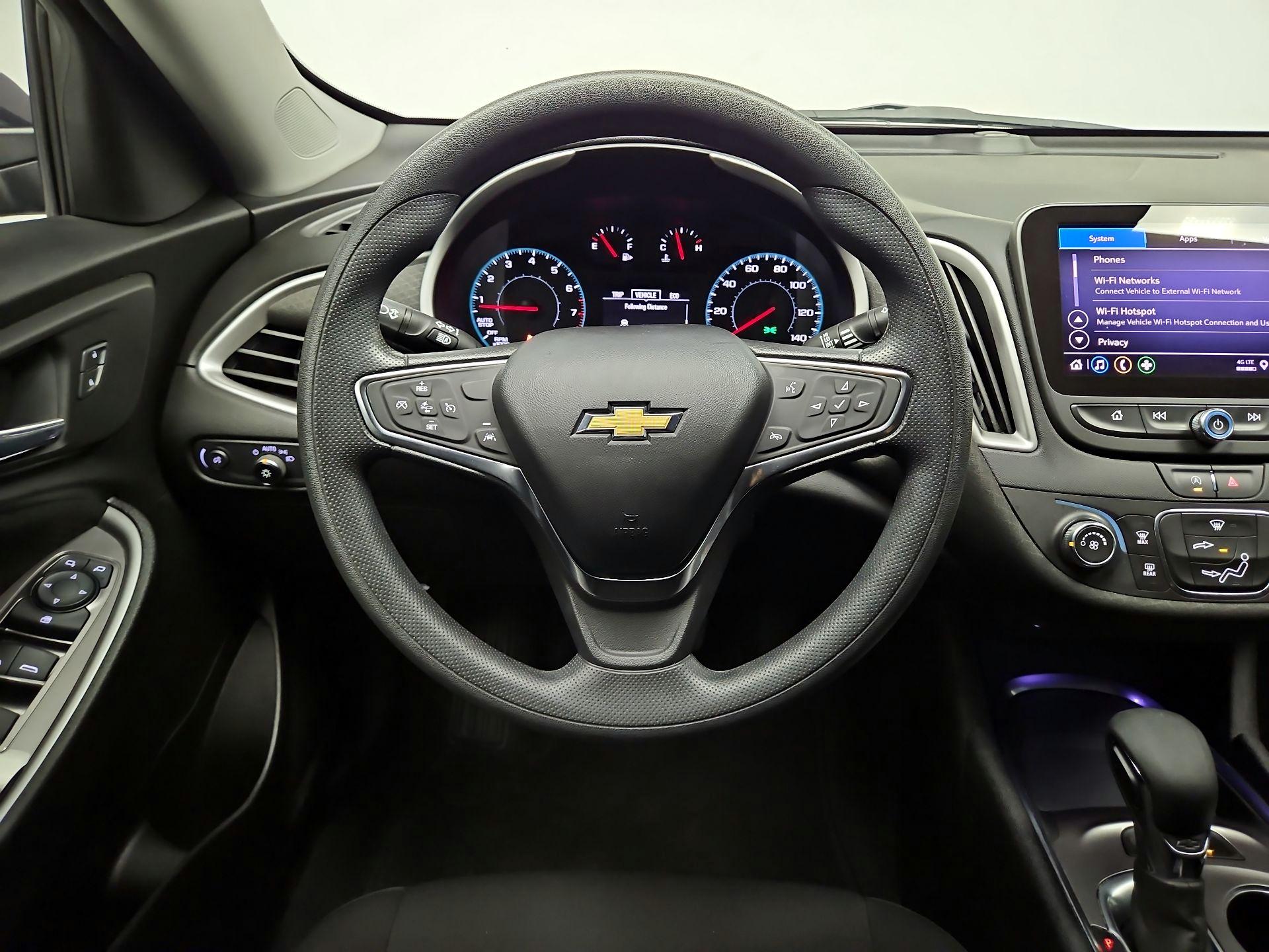 Thumbnail: 2021 Chevrolet Malibu - 10