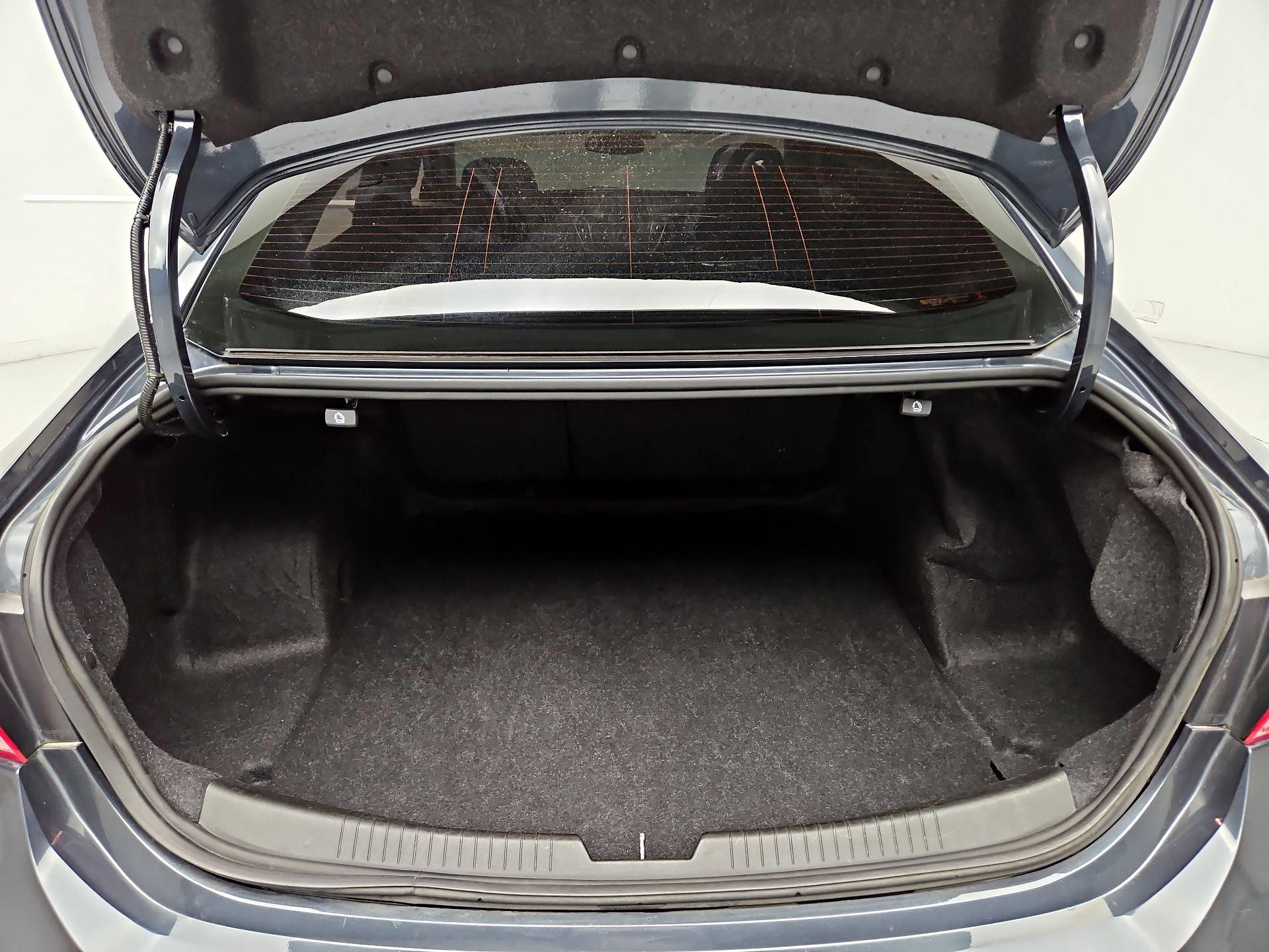 Thumbnail: 2021 Chevrolet Malibu - 20