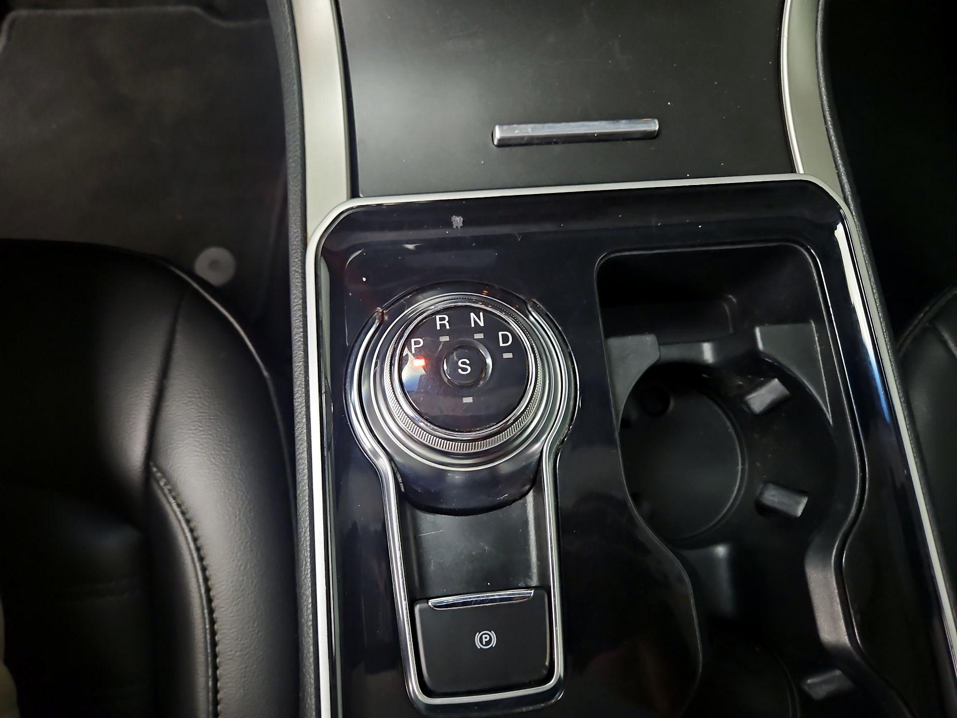 Thumbnail: 2020 Ford Edge - 17