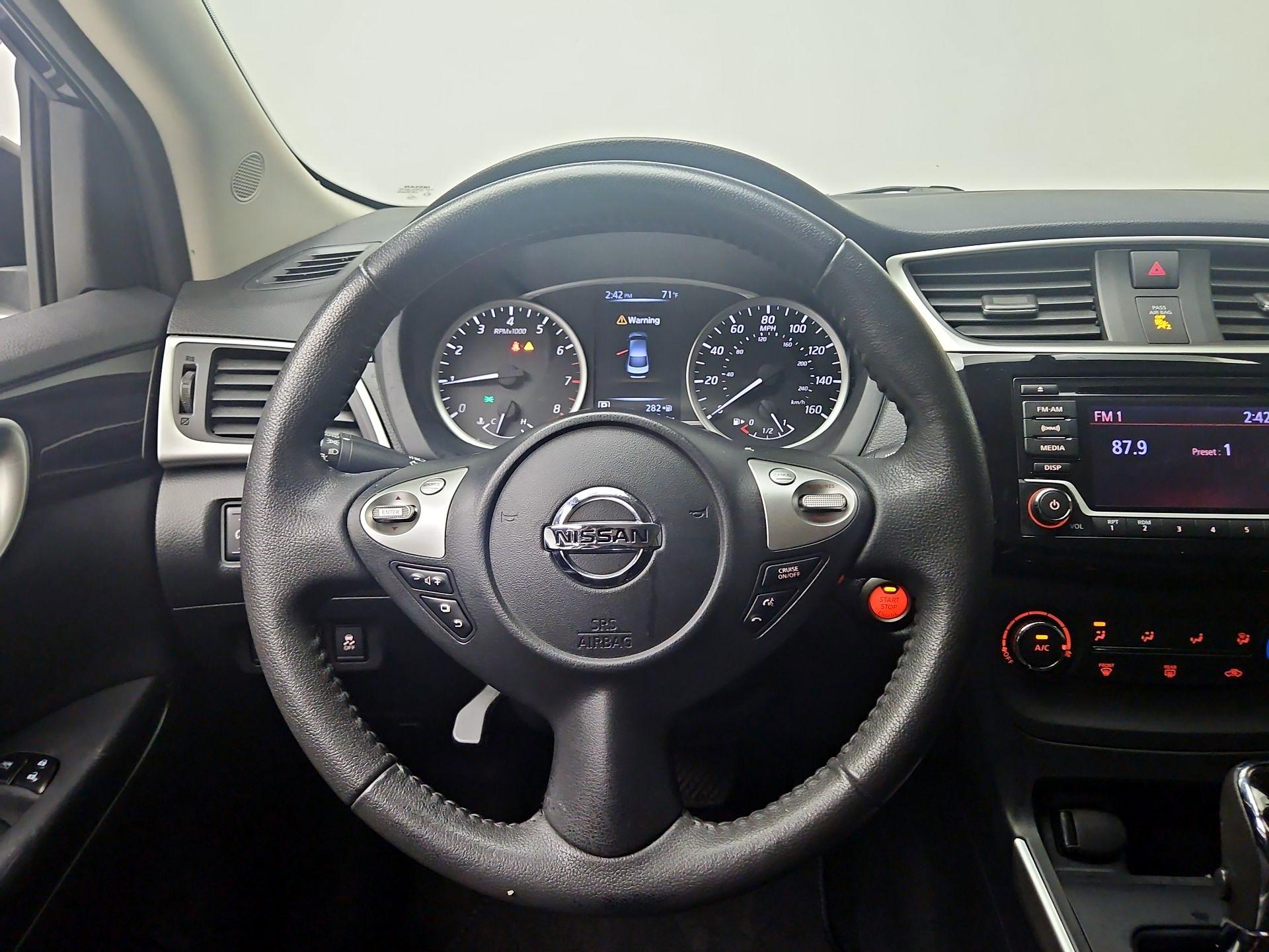 Thumbnail: 2017 Nissan Sentra - 10