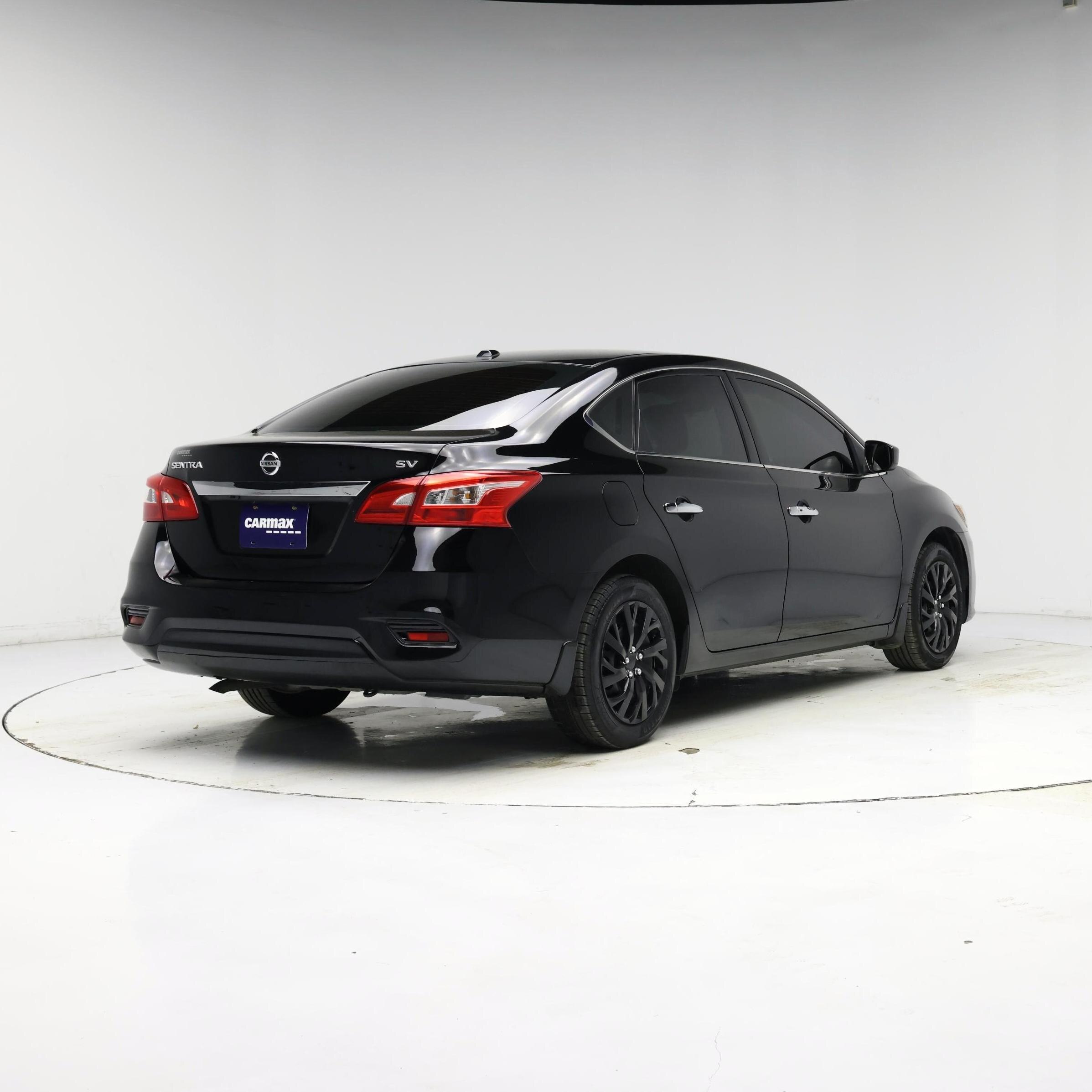 Thumbnail: 2017 Nissan Sentra - 8