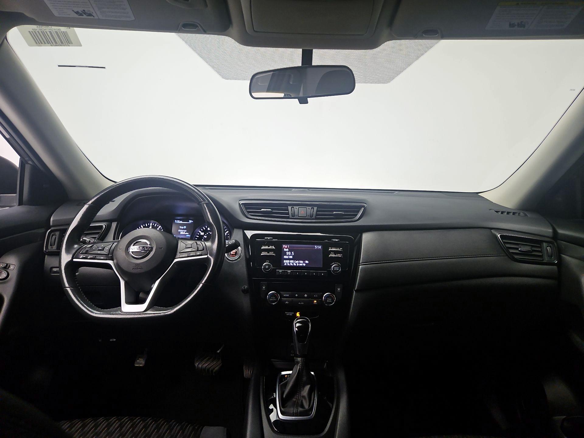 Thumbnail: 2017 Nissan Rogue - 9