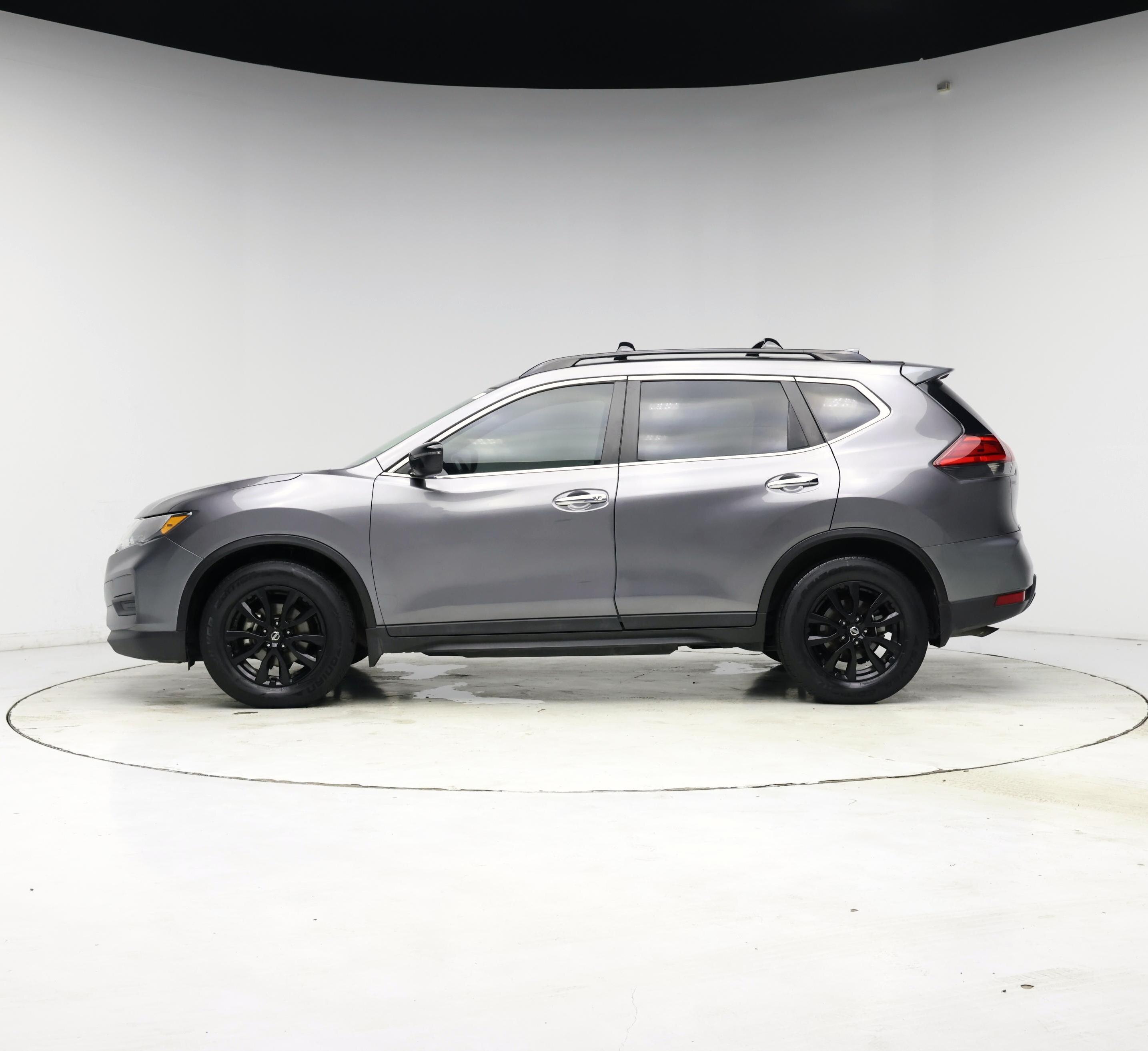 Thumbnail: 2017 Nissan Rogue - 3