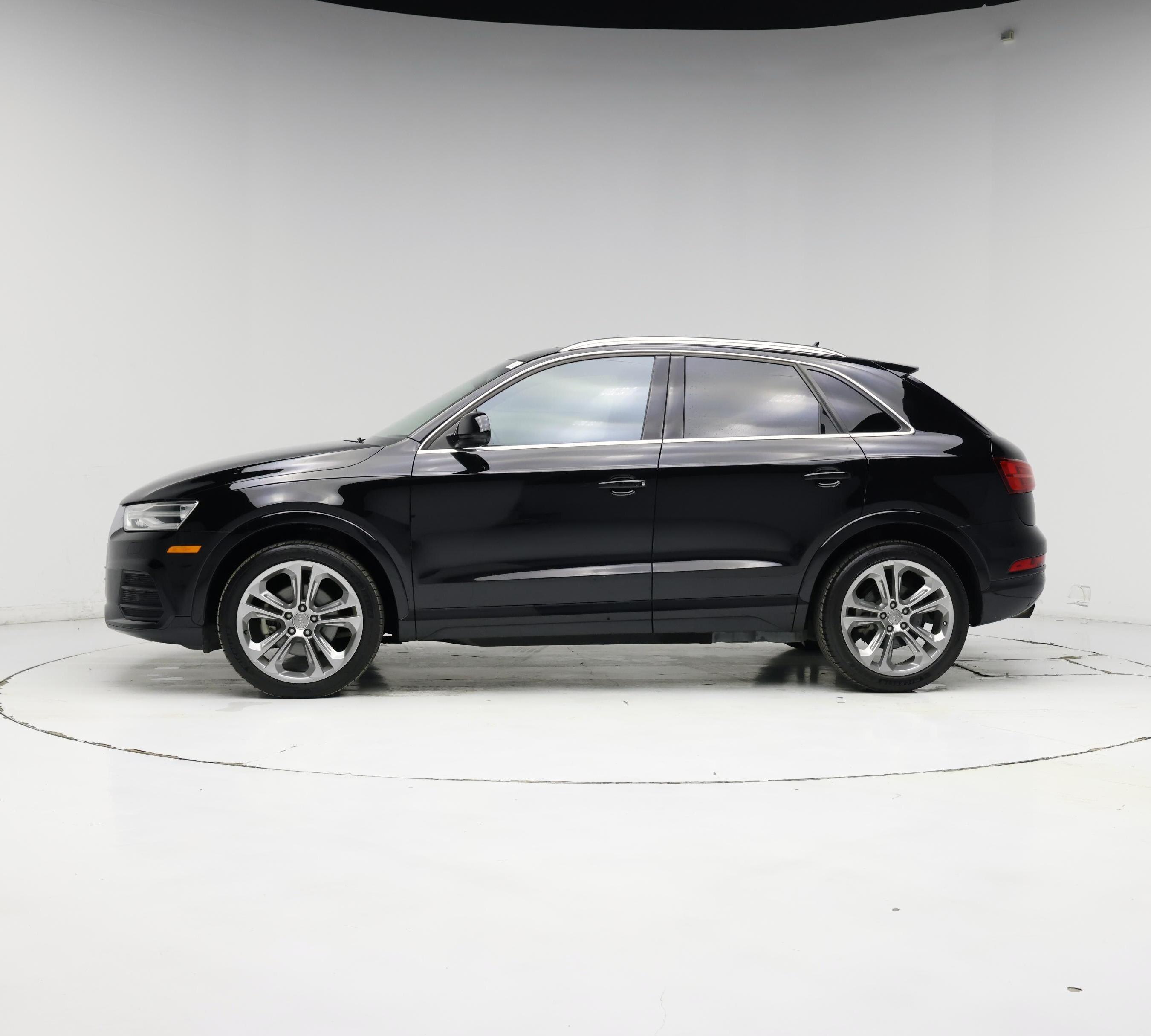 Thumbnail: 2017 Audi Q3 - 3