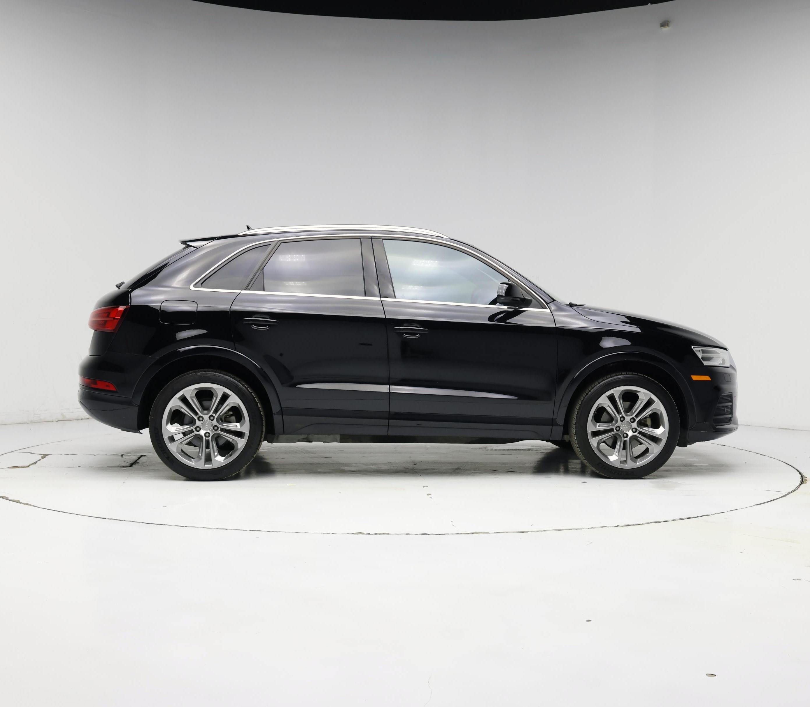 Thumbnail: 2017 Audi Q3 - 7