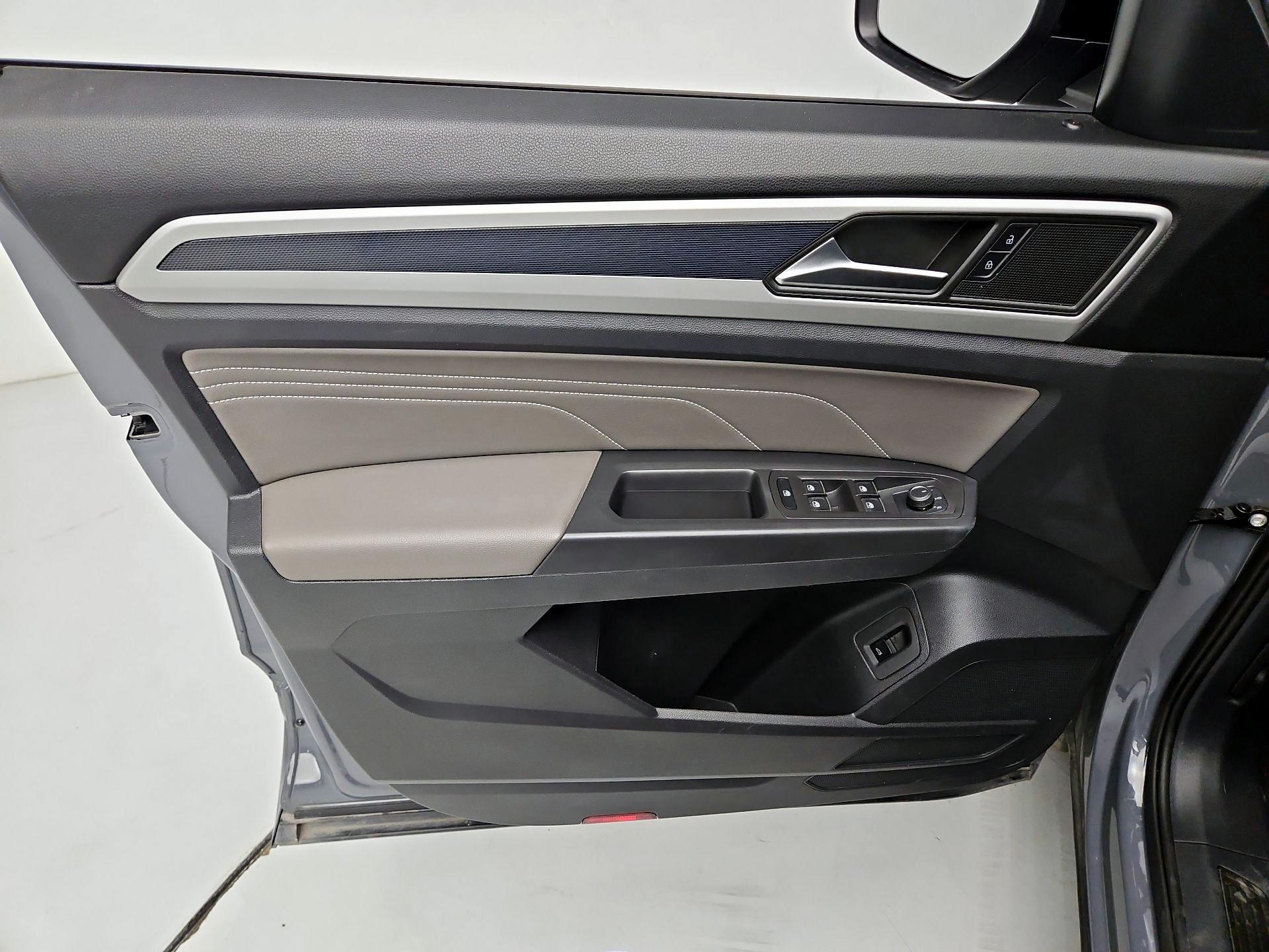 Thumbnail: 2023 Volkswagen Atlas - 12