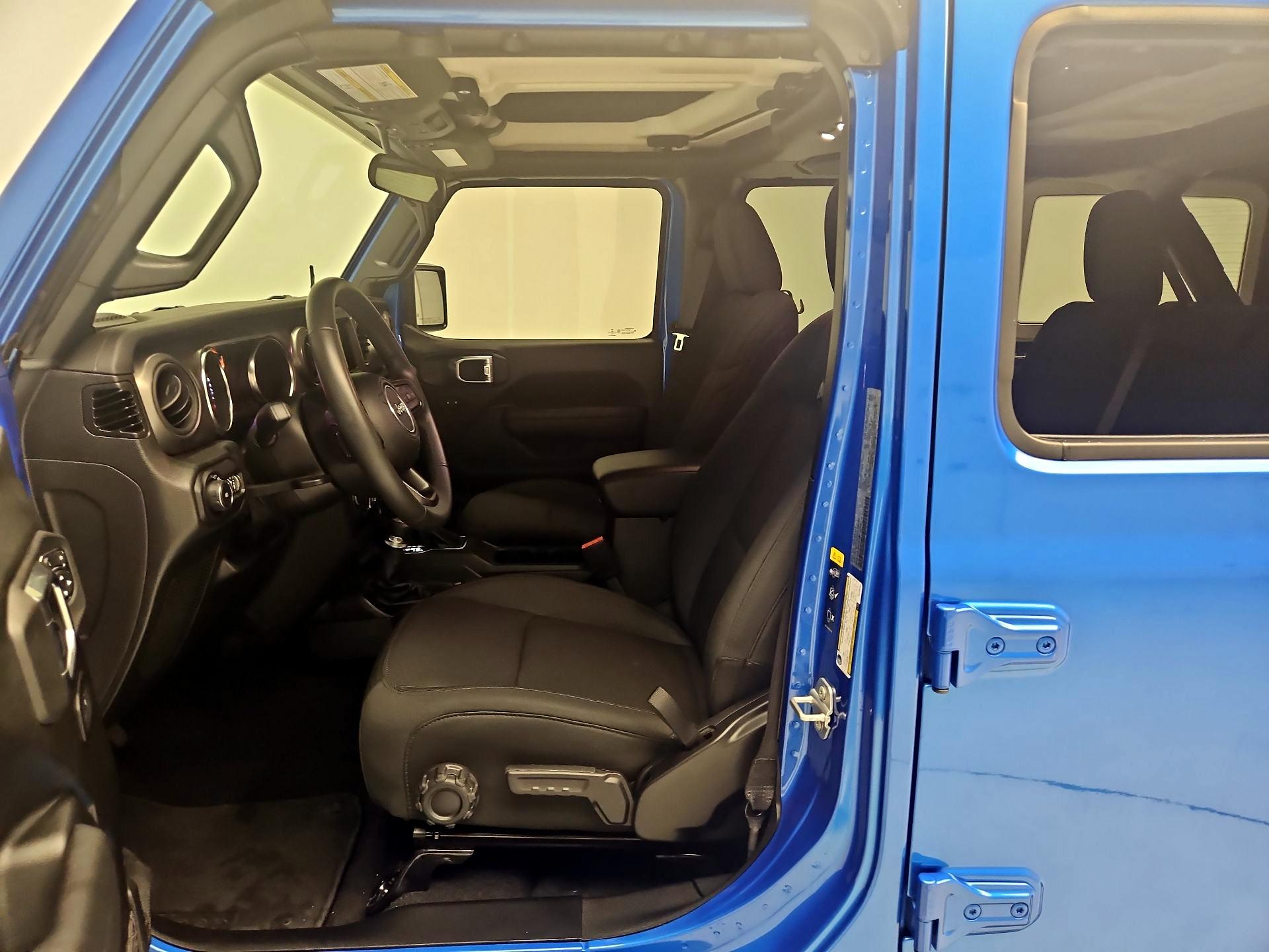 Thumbnail: 2022 Jeep Wrangler - 11