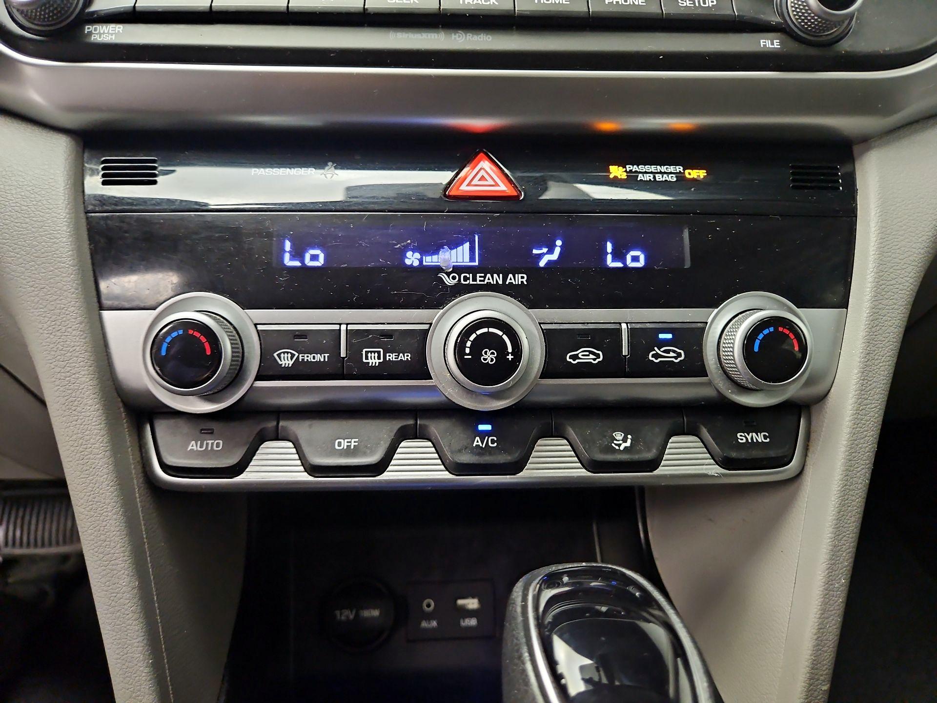 Thumbnail: 2020 Hyundai Elantra - 16