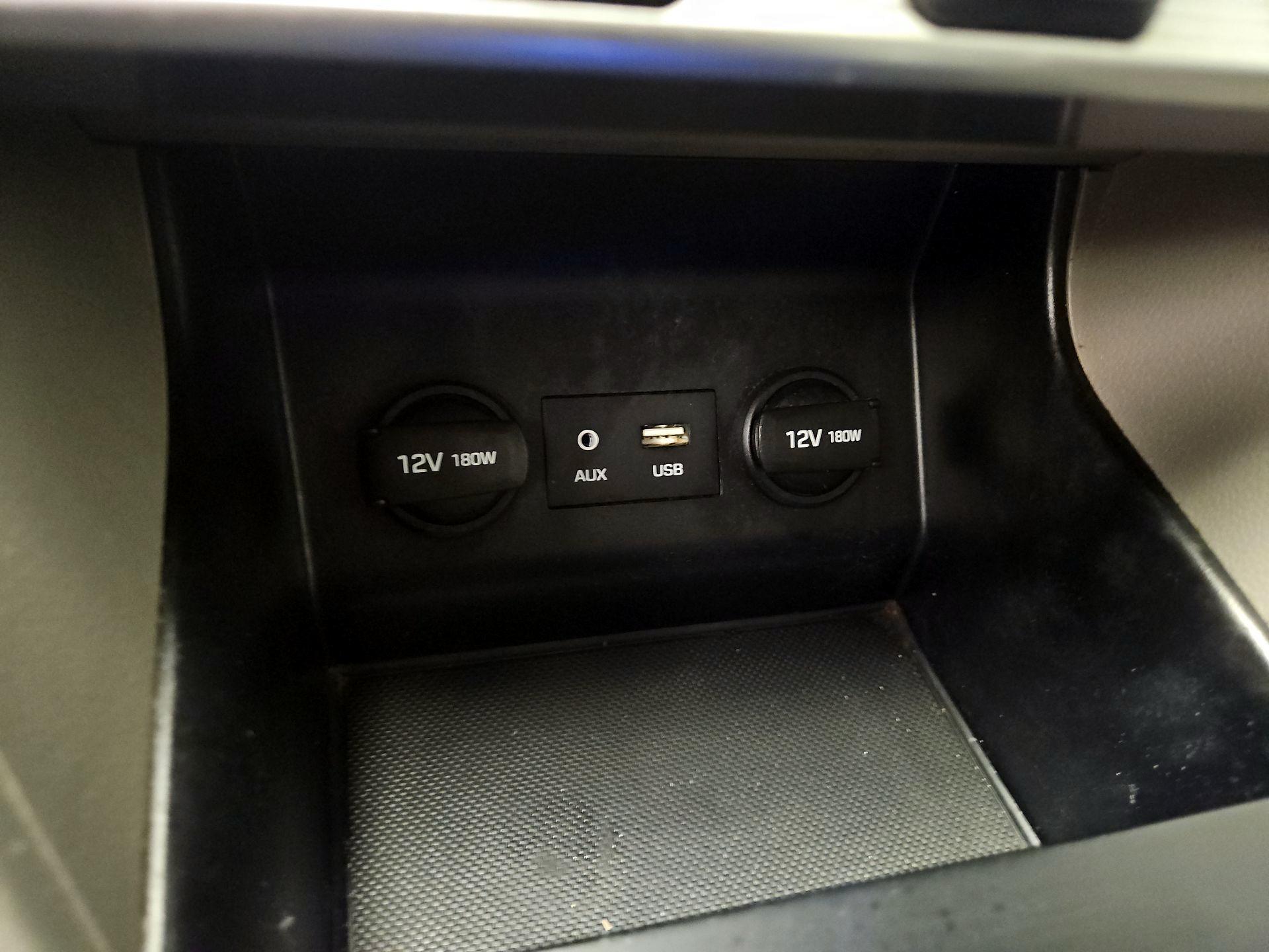 Thumbnail: 2020 Hyundai Elantra - 18