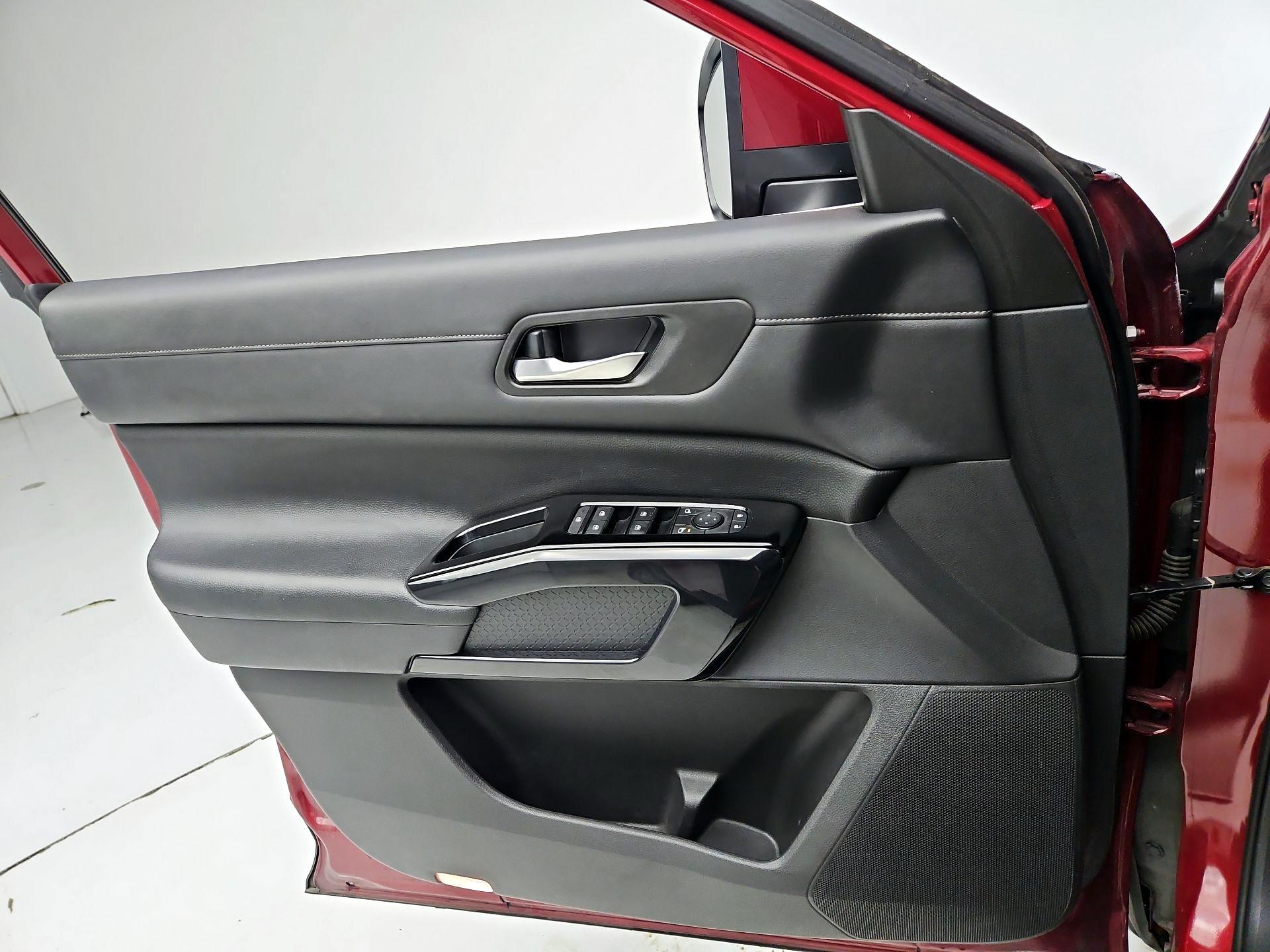 Thumbnail: 2022 Nissan Pathfinder - 12