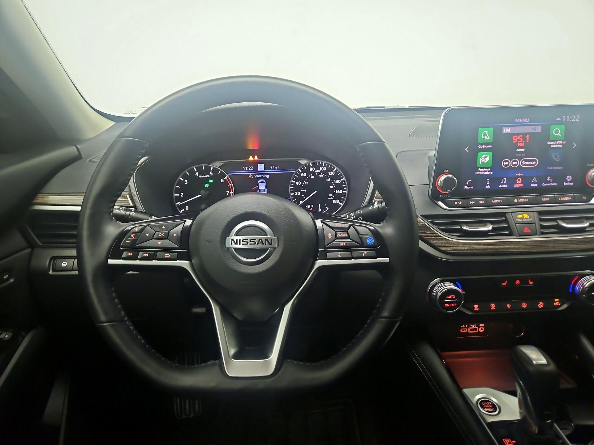 Thumbnail: 2020 Nissan Altima - 10