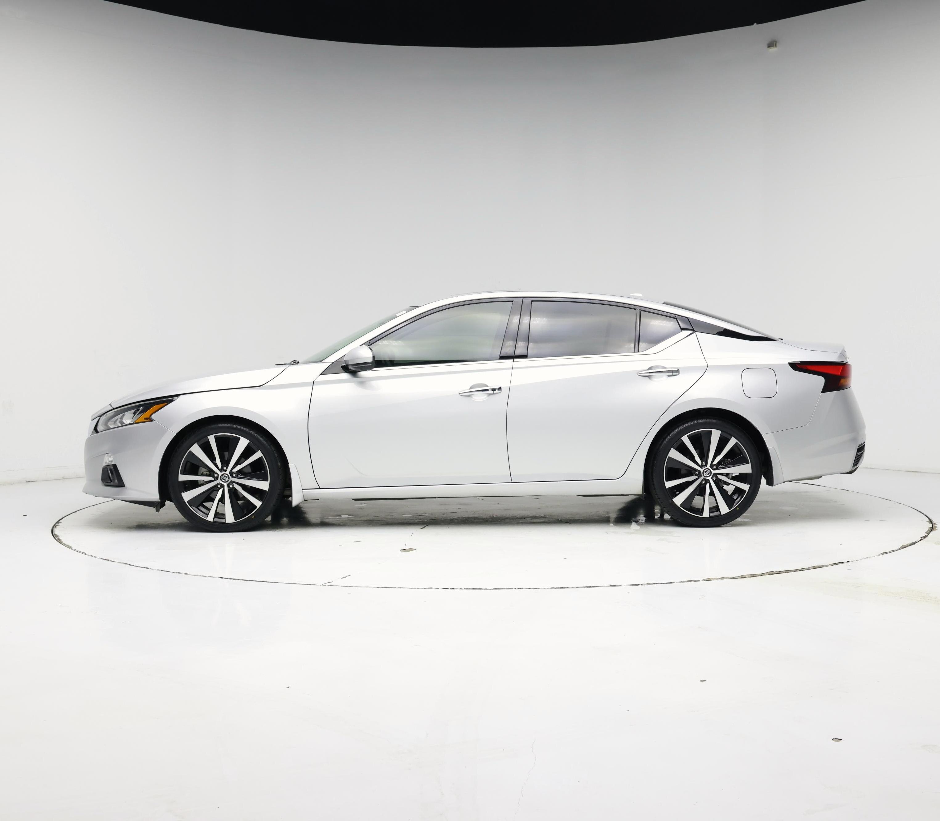 Thumbnail: 2020 Nissan Altima - 3