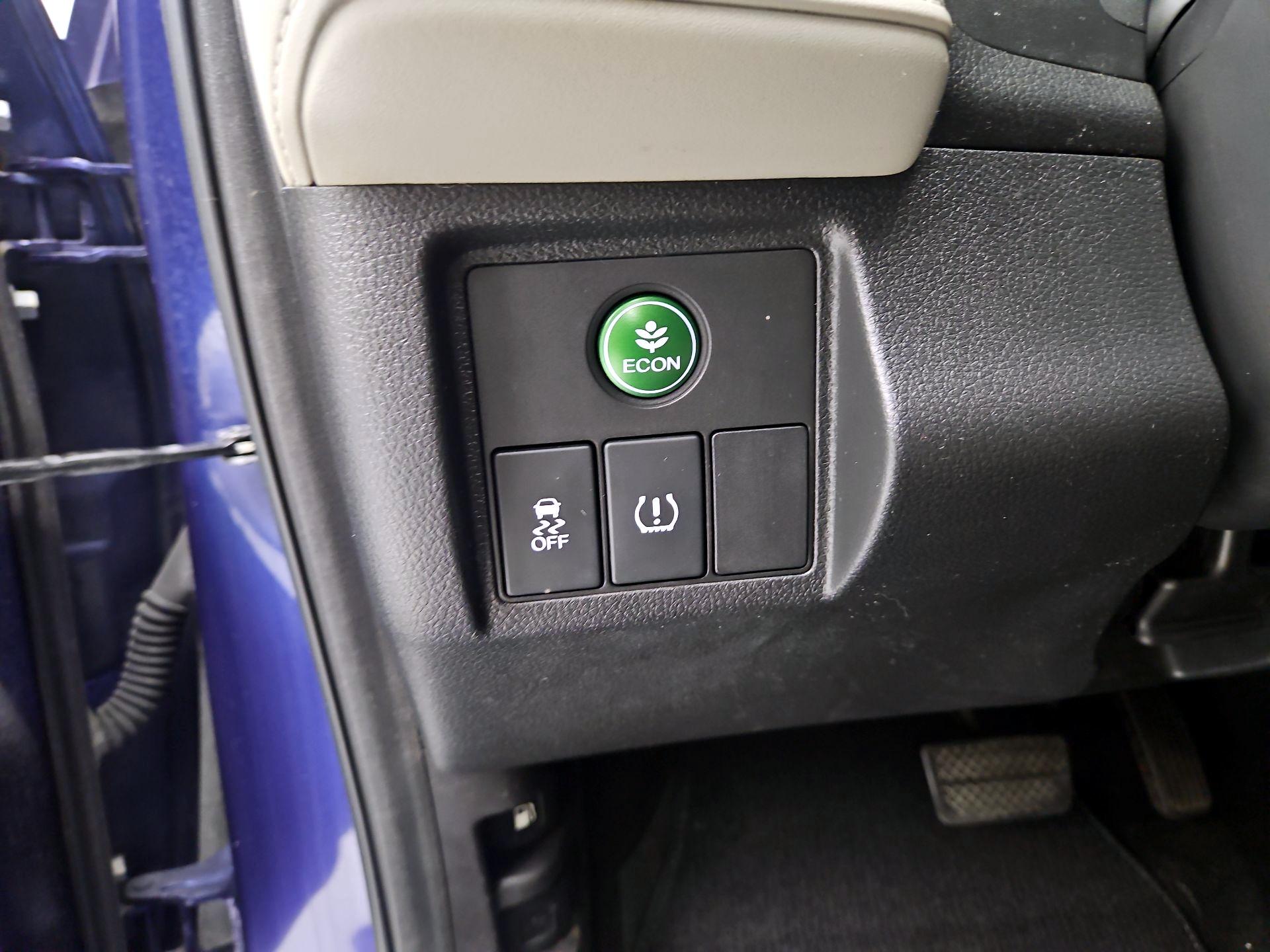 Thumbnail: 2016 Honda HR-V - 13