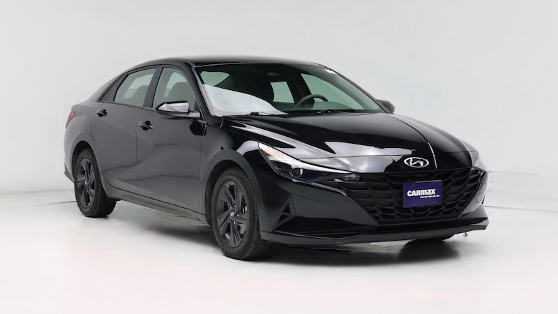 2022 Hyundai Elantra SEL Hero Image