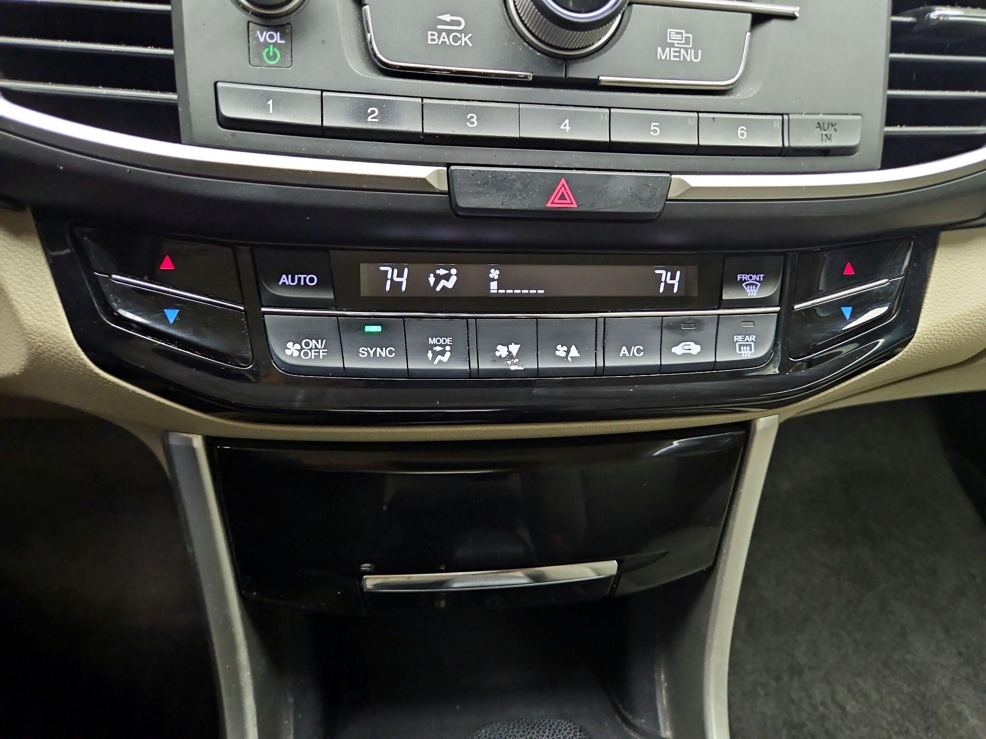 Thumbnail: 2016 Honda Accord - 16