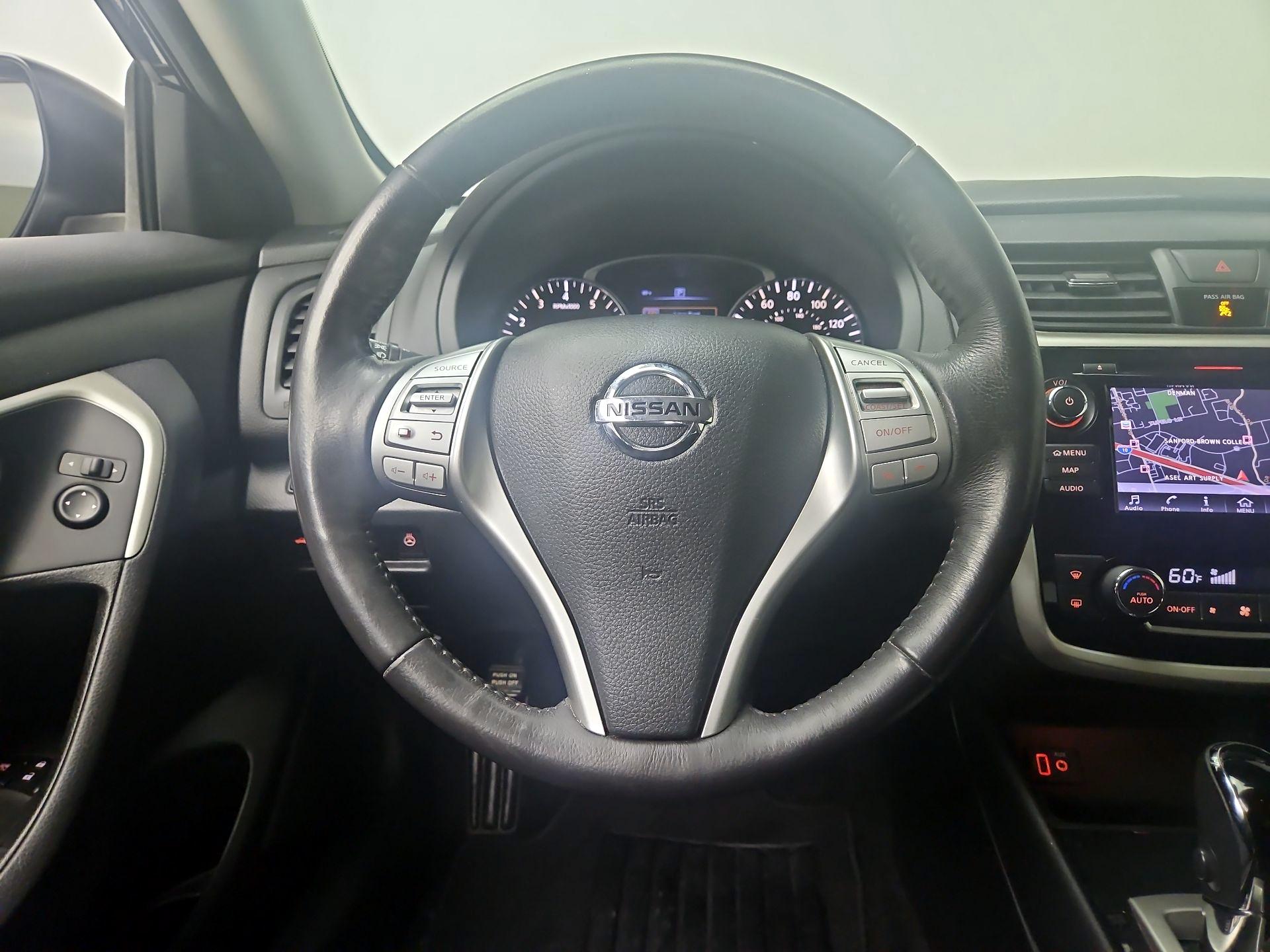 Thumbnail: 2018 Nissan Altima - 10