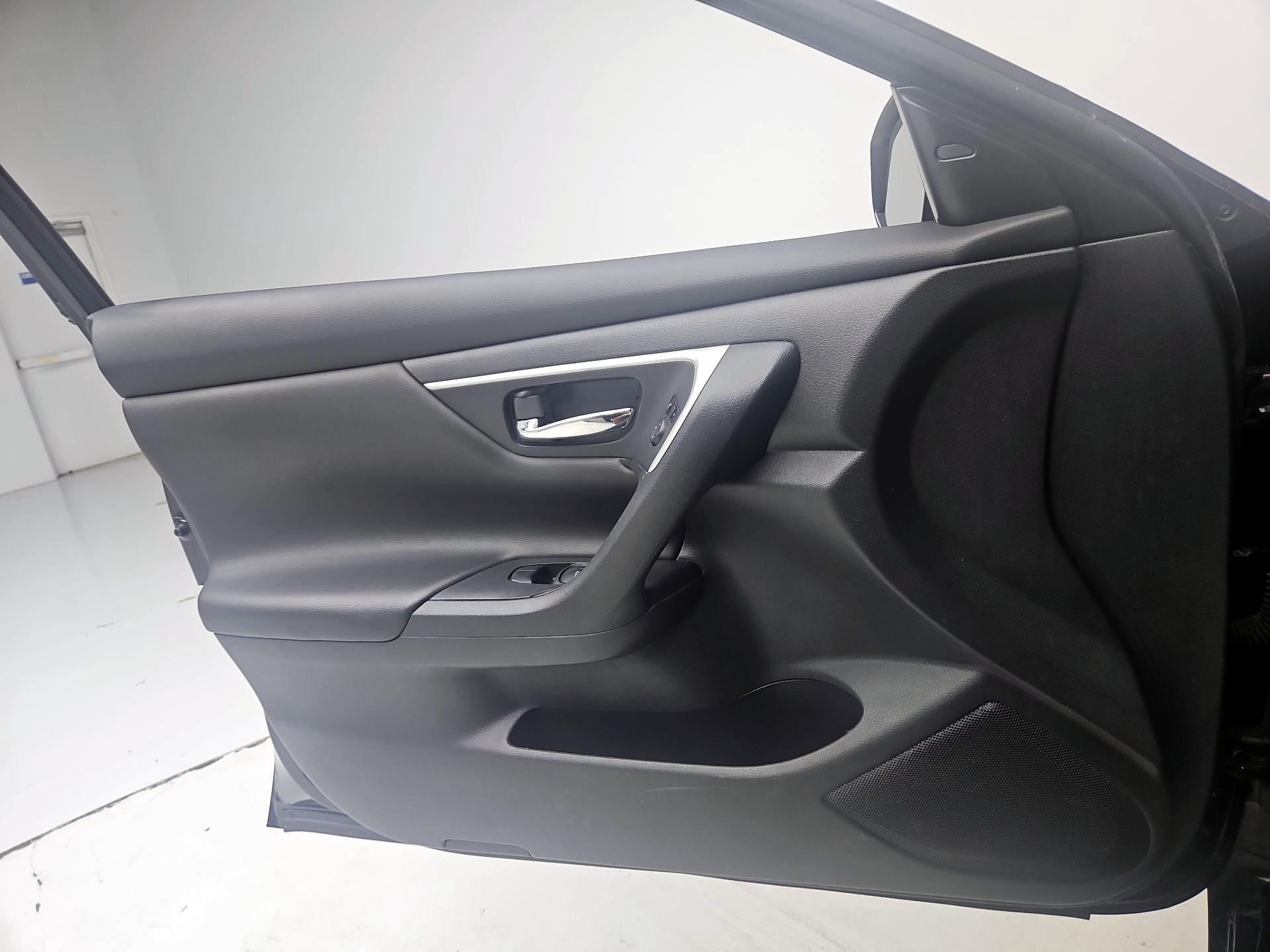Thumbnail: 2018 Nissan Altima - 12