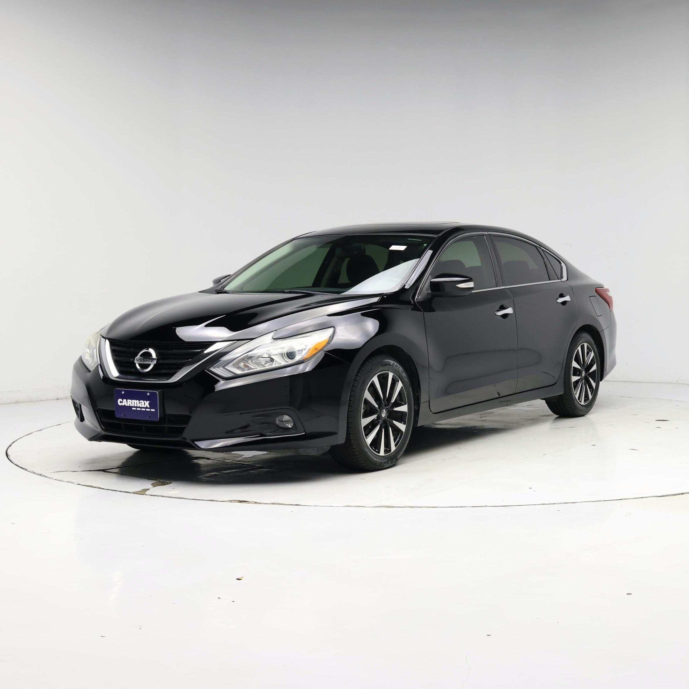 Thumbnail: 2018 Nissan Altima - 4