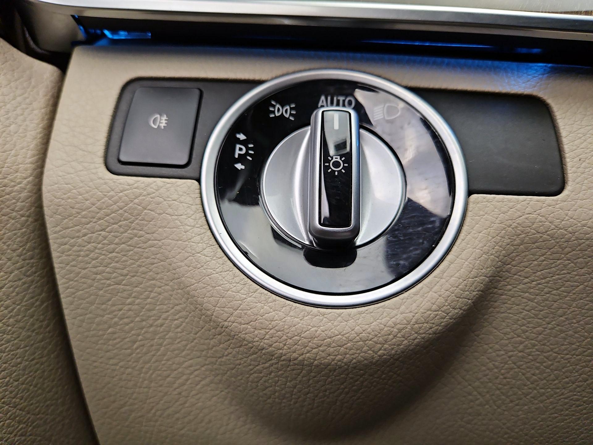 Thumbnail: 2014 Mercedes-Benz E-Class - 13