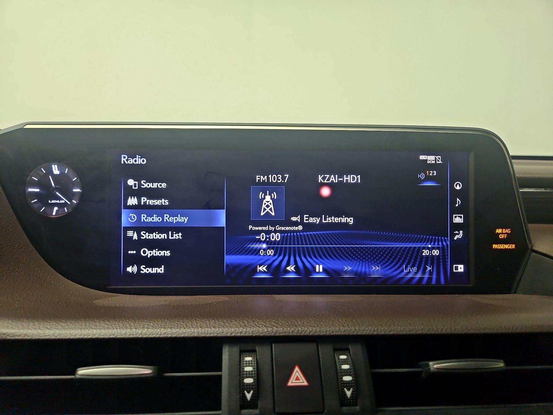 Thumbnail: 2020 Lexus ES - 16