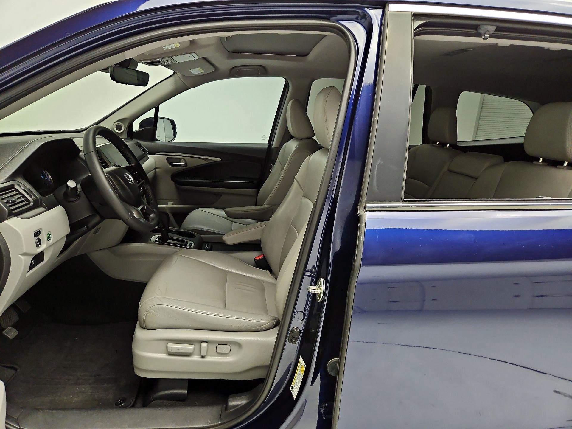 Thumbnail: 2019 Honda Pilot - 11