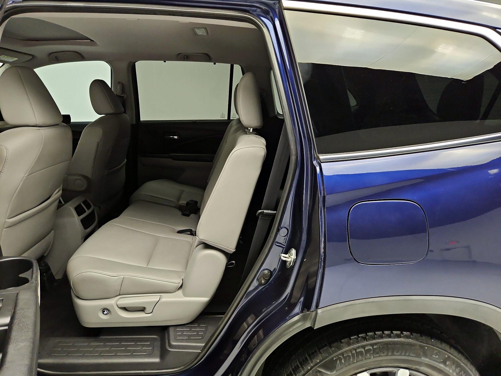 Thumbnail: 2019 Honda Pilot - 20