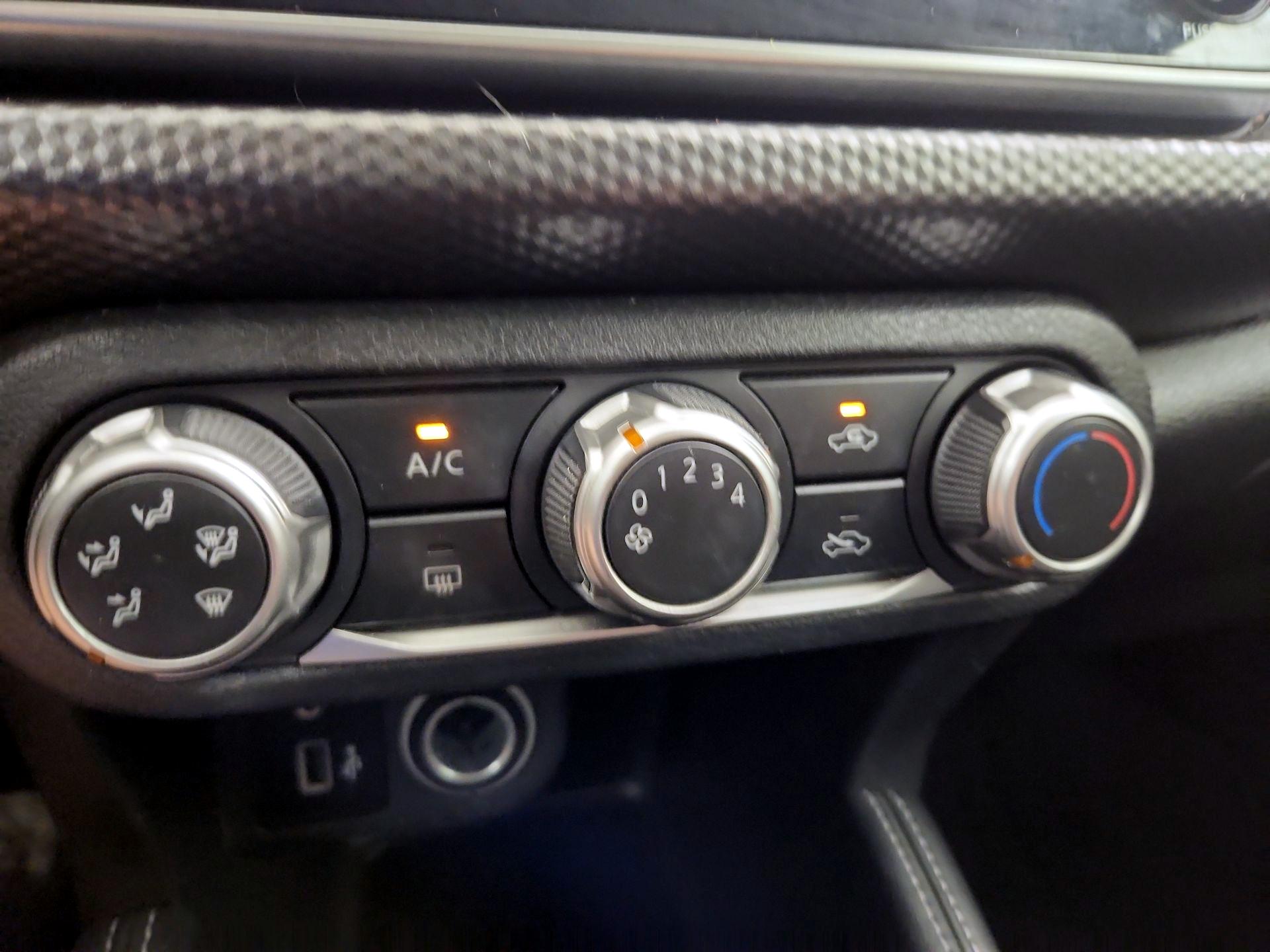 Thumbnail: 2019 Nissan Kicks - 16