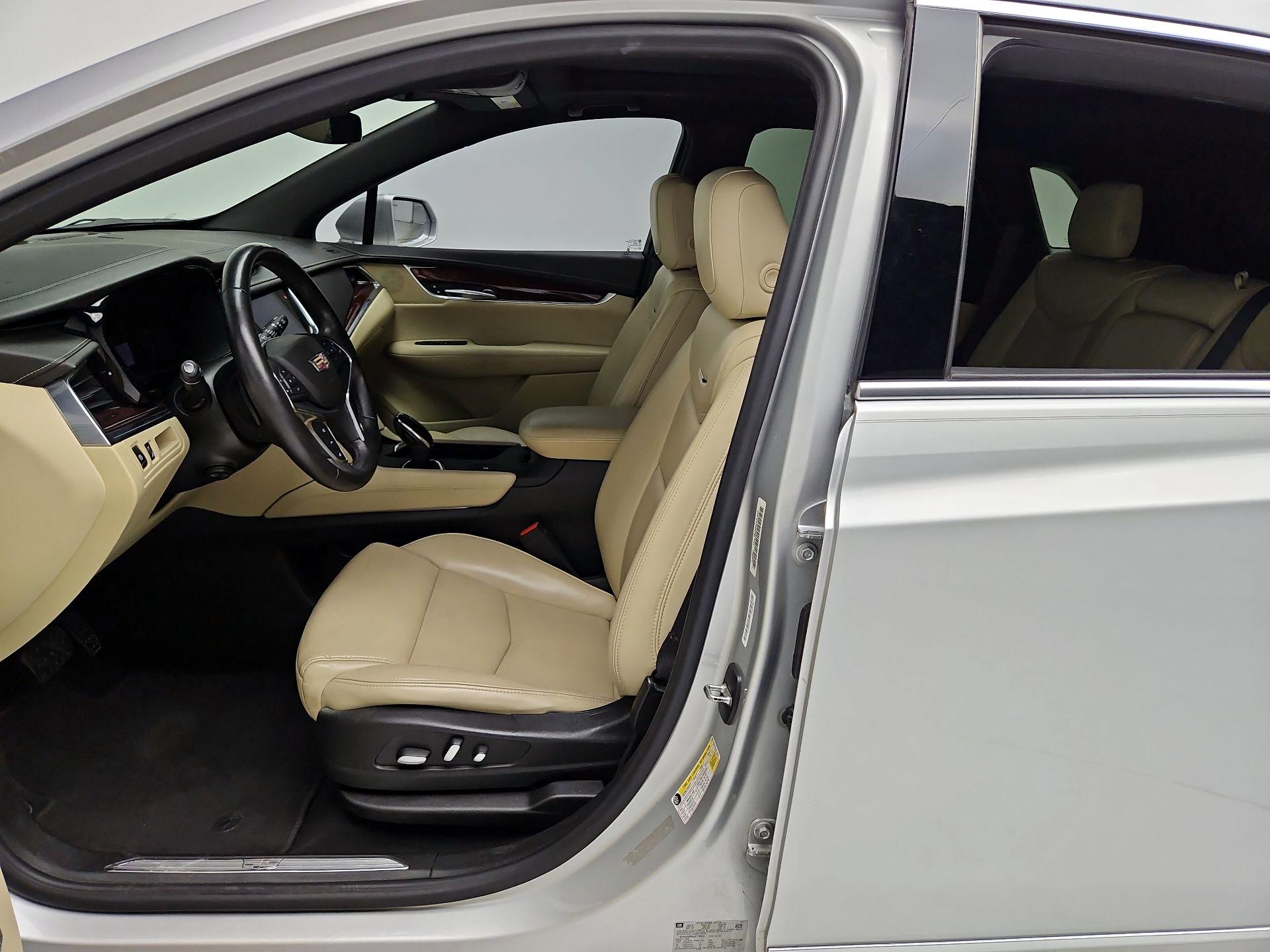 Thumbnail: 2018 Cadillac XT5 - 11