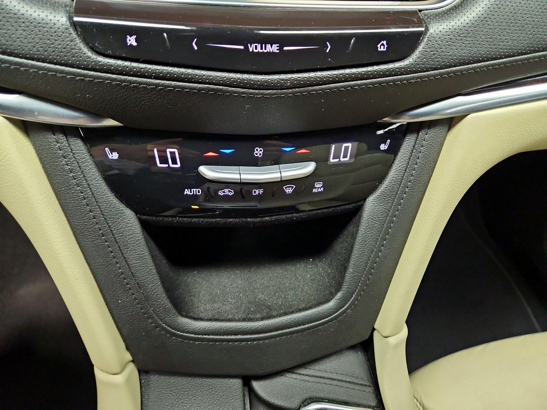 Thumbnail: 2018 Cadillac XT5 - 17