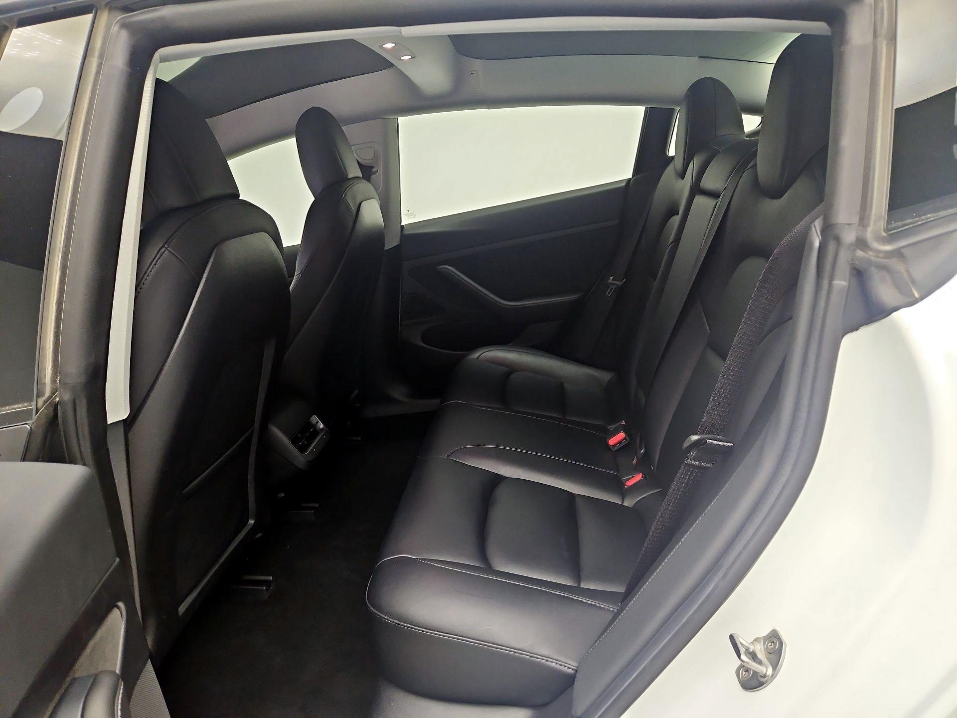Thumbnail: 2021 Tesla Model 3 - 19