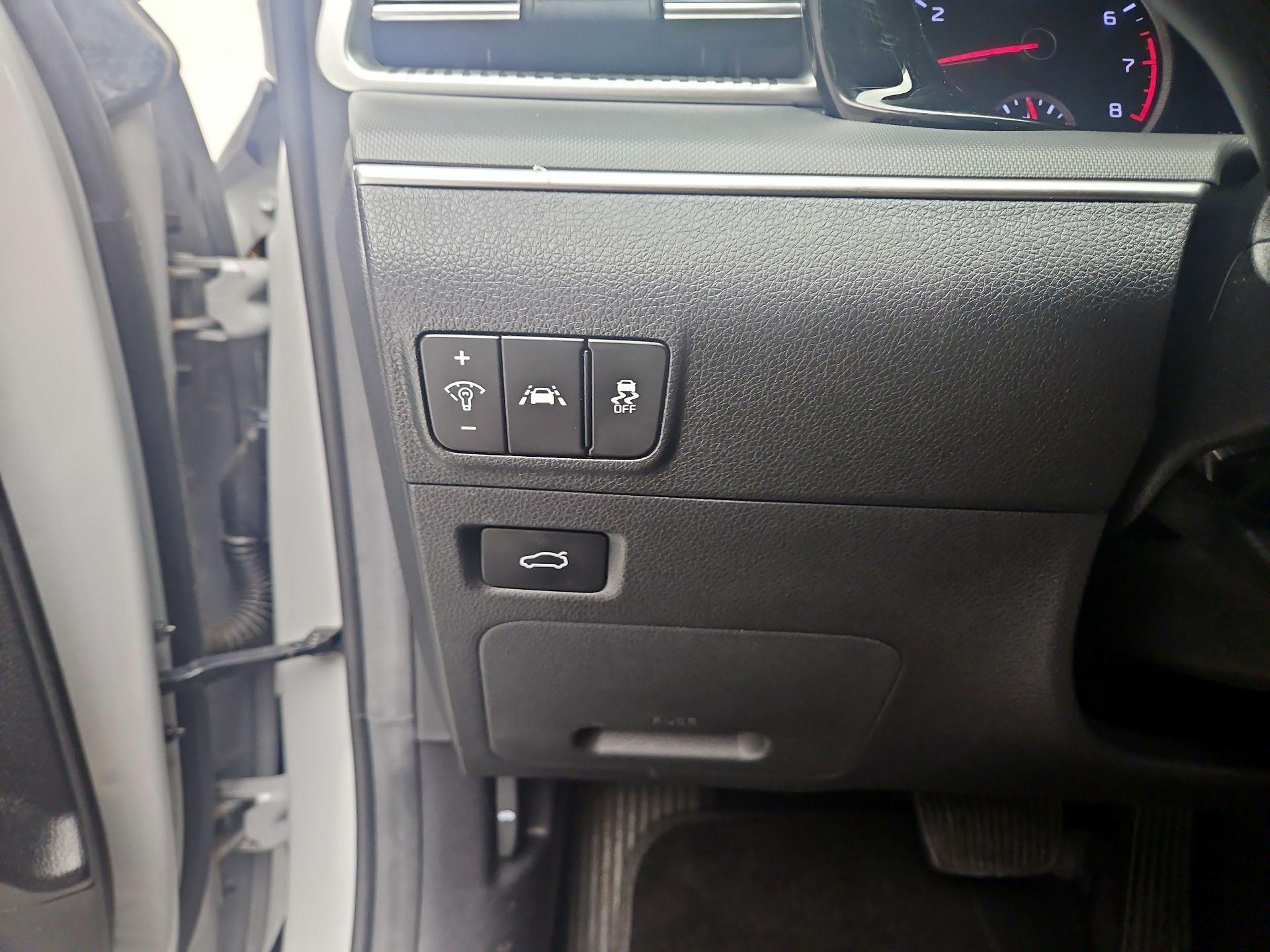 Thumbnail: 2022 Kia K5 - 13