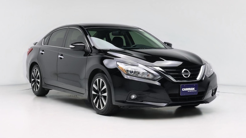 2017 Nissan Altima SL Hero Image