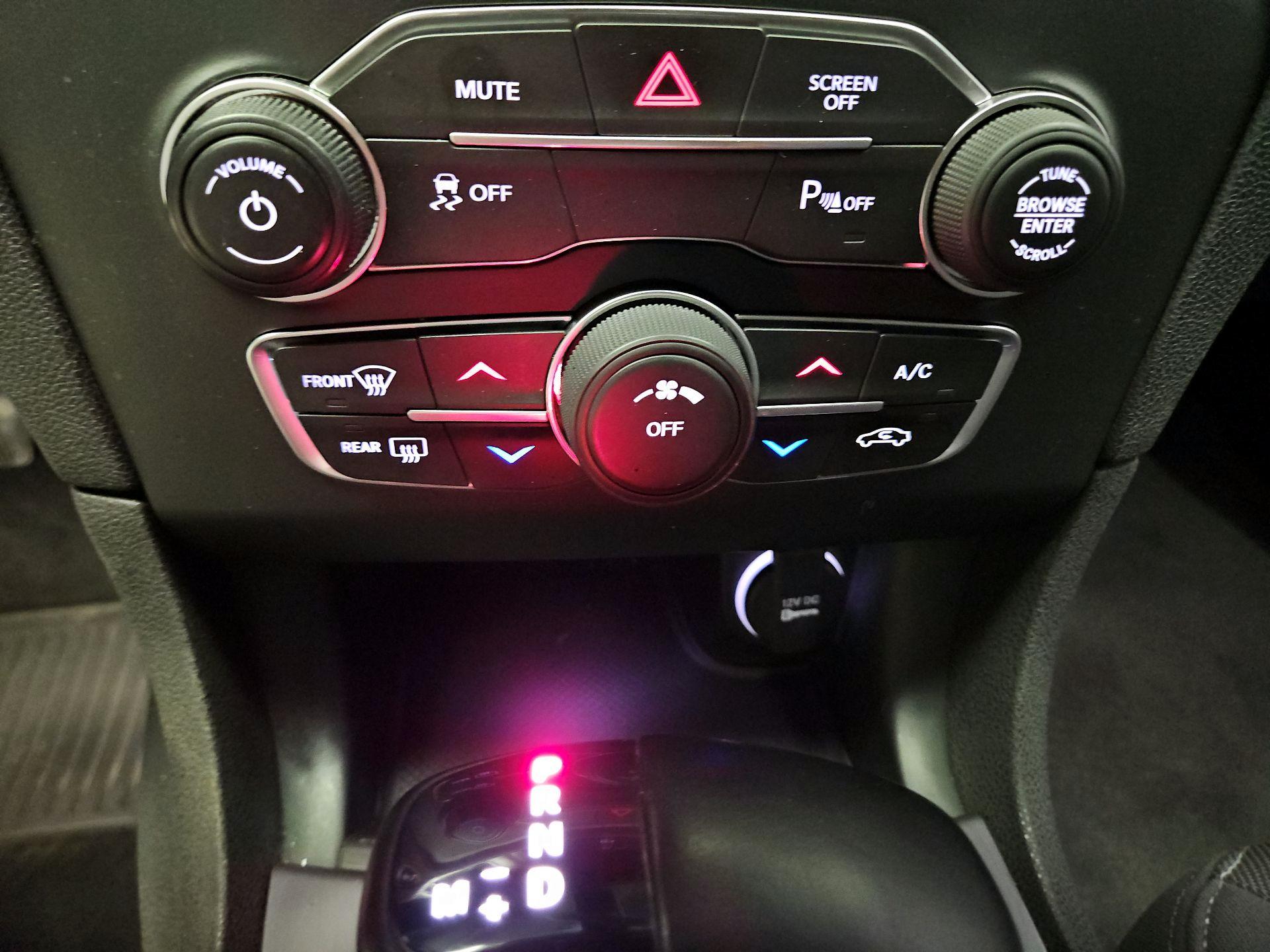 Thumbnail: 2018 Dodge Charger - 16