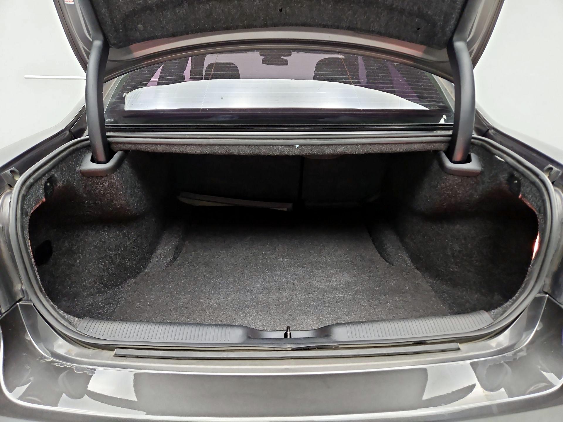 Thumbnail: 2018 Dodge Charger - 20