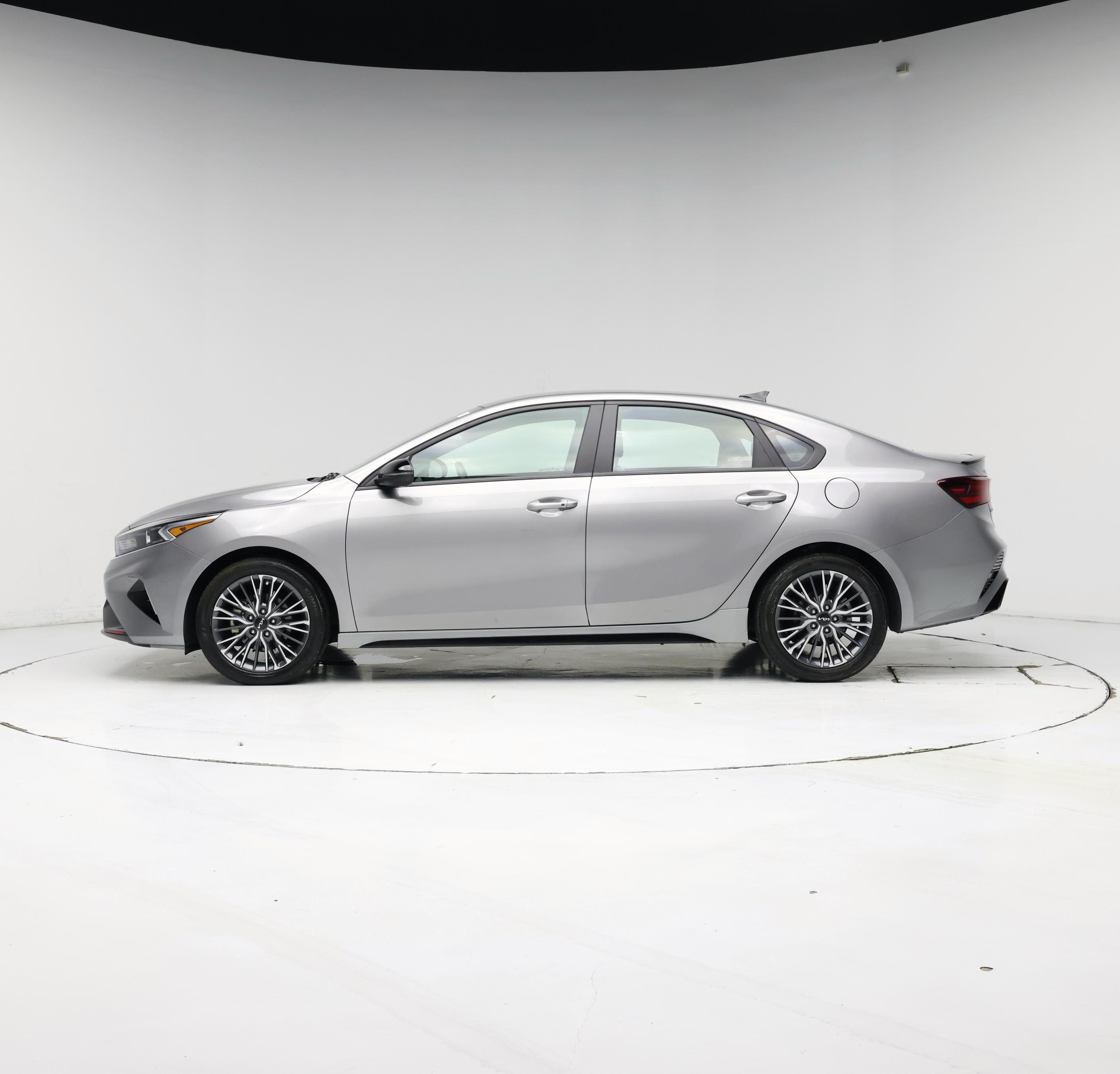 Thumbnail: 2023 Kia Forte - 3