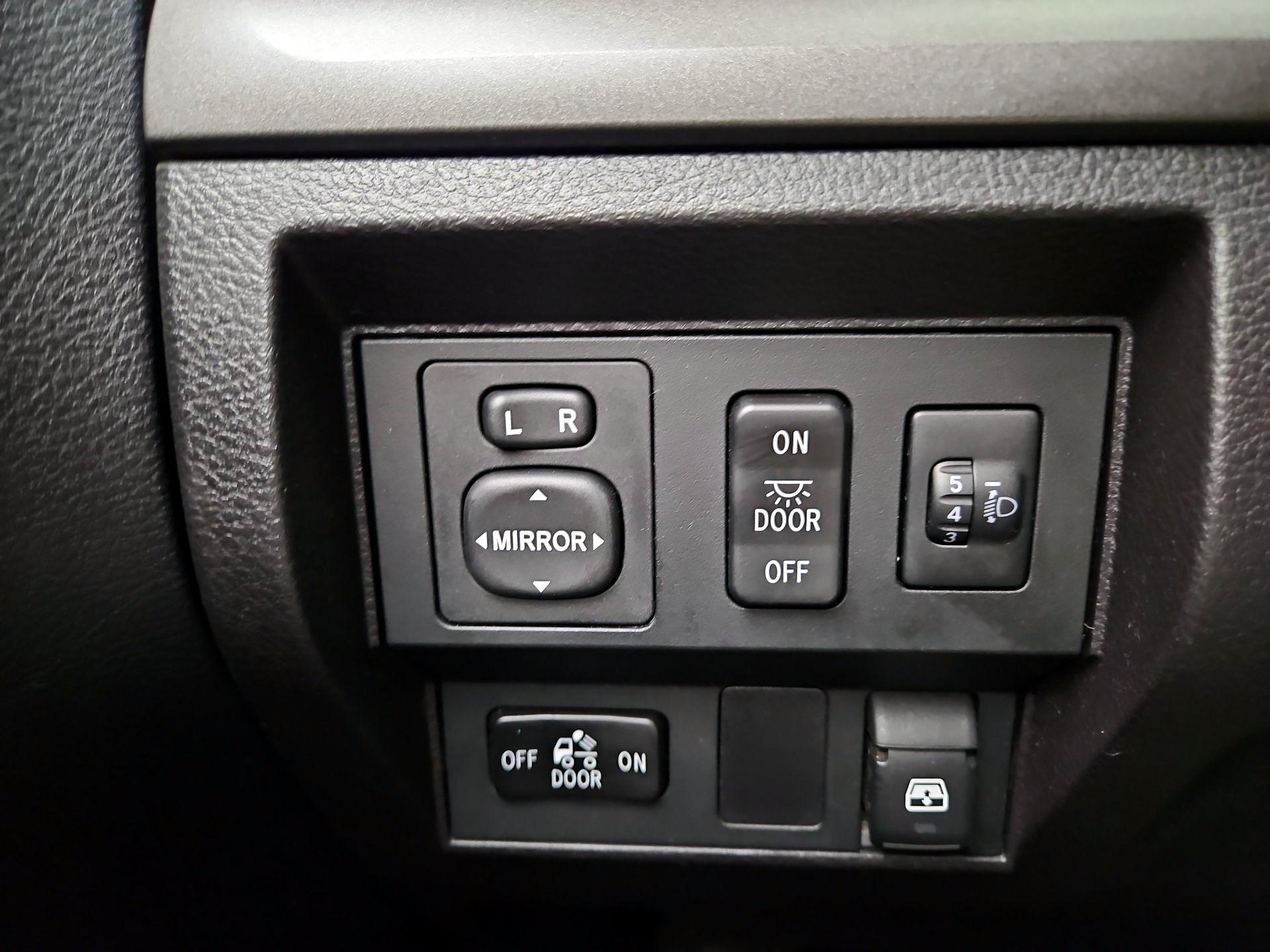Thumbnail: 2015 Toyota Tundra - 13