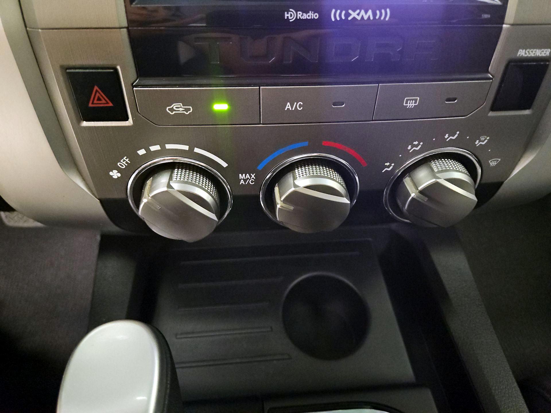 Thumbnail: 2015 Toyota Tundra - 17