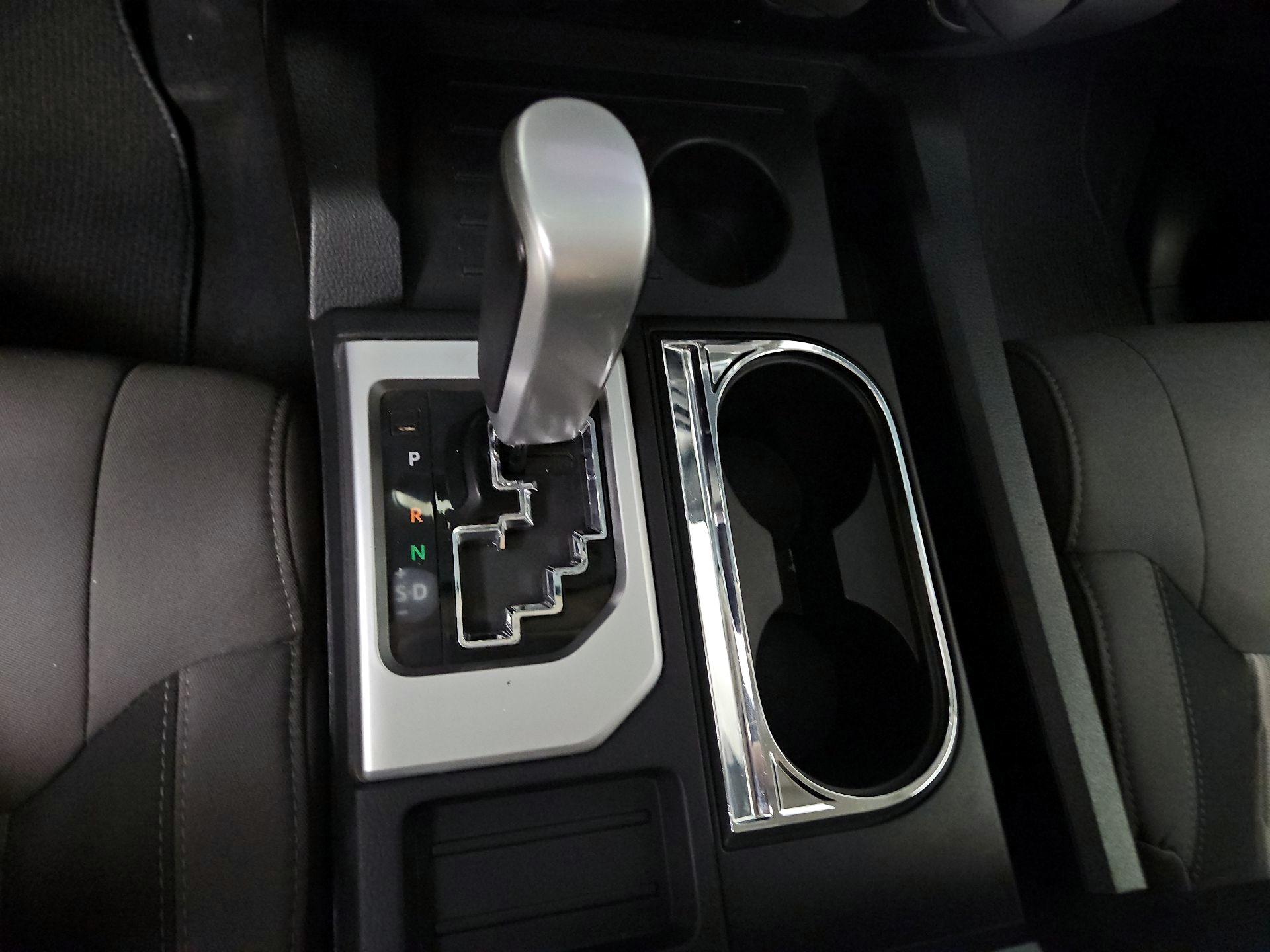 Thumbnail: 2015 Toyota Tundra - 18