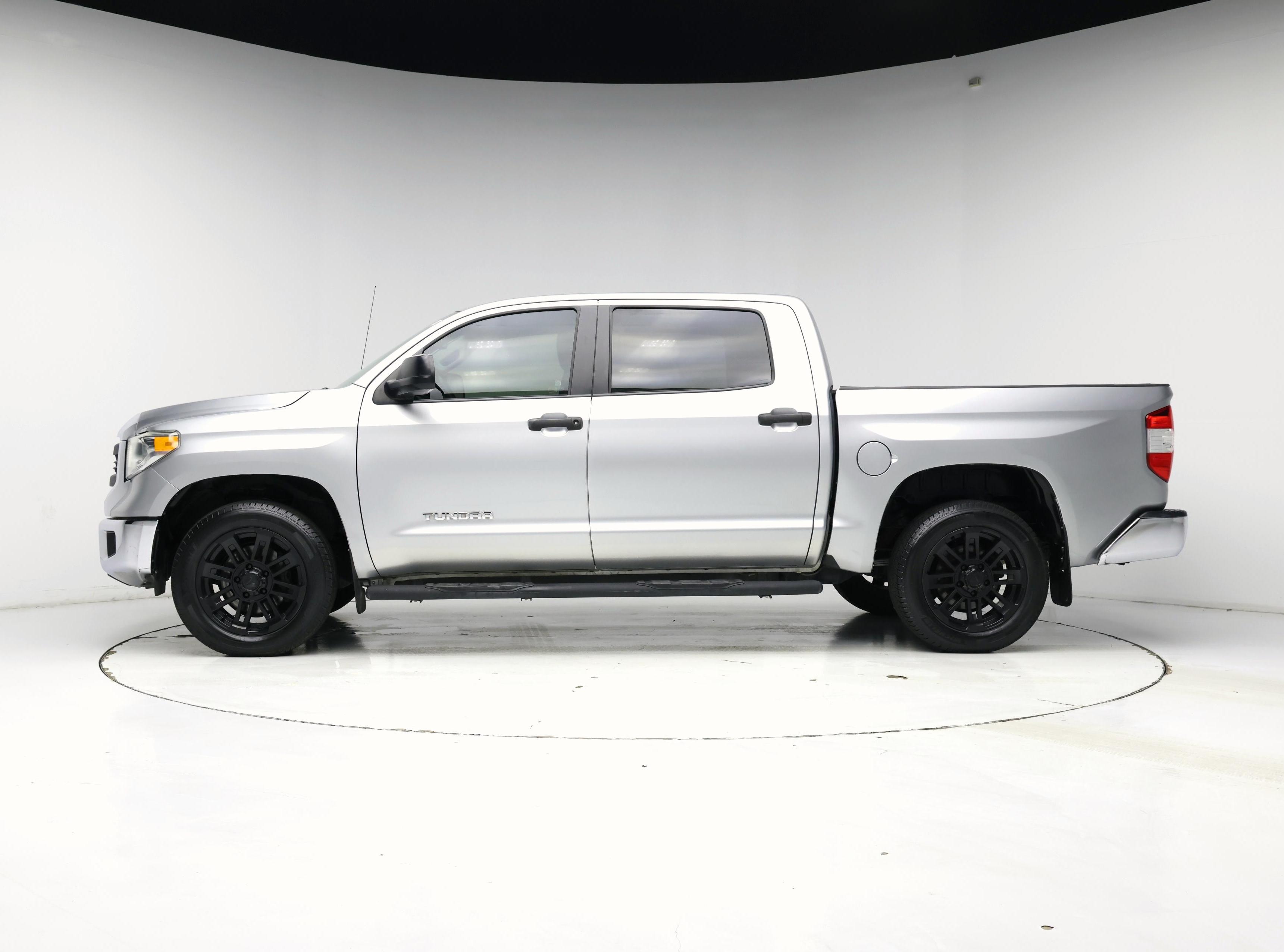 Thumbnail: 2015 Toyota Tundra - 3