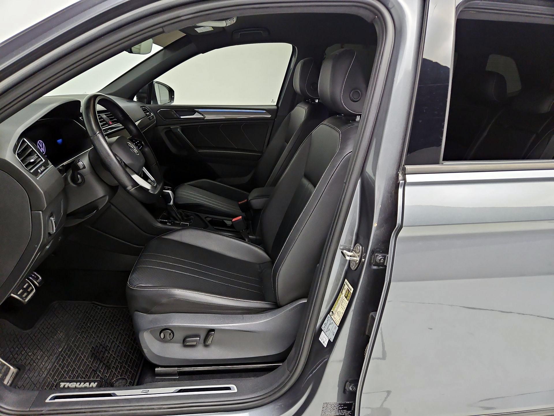 Thumbnail: 2022 Volkswagen Tiguan - 11