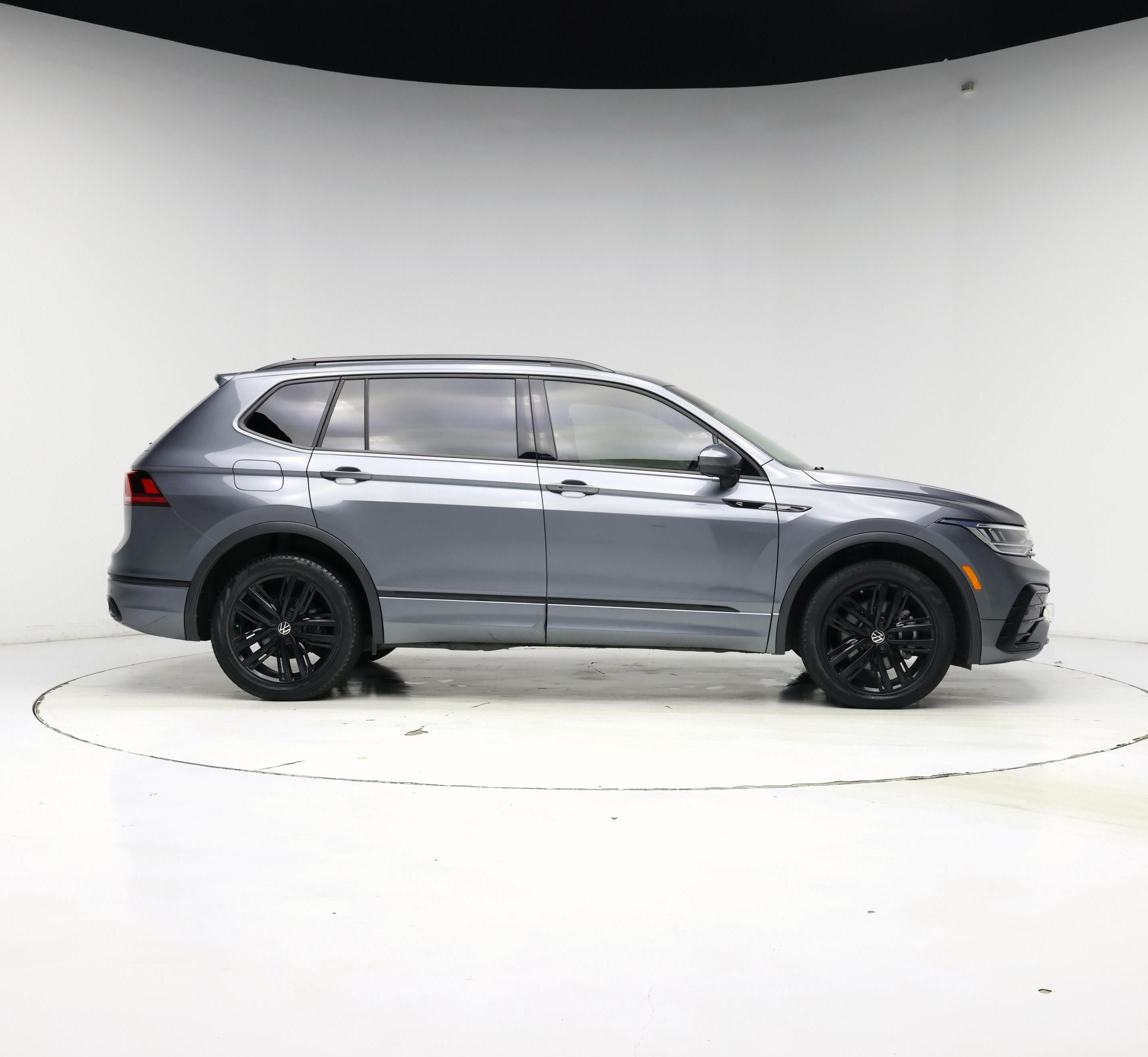 Thumbnail: 2022 Volkswagen Tiguan - 7