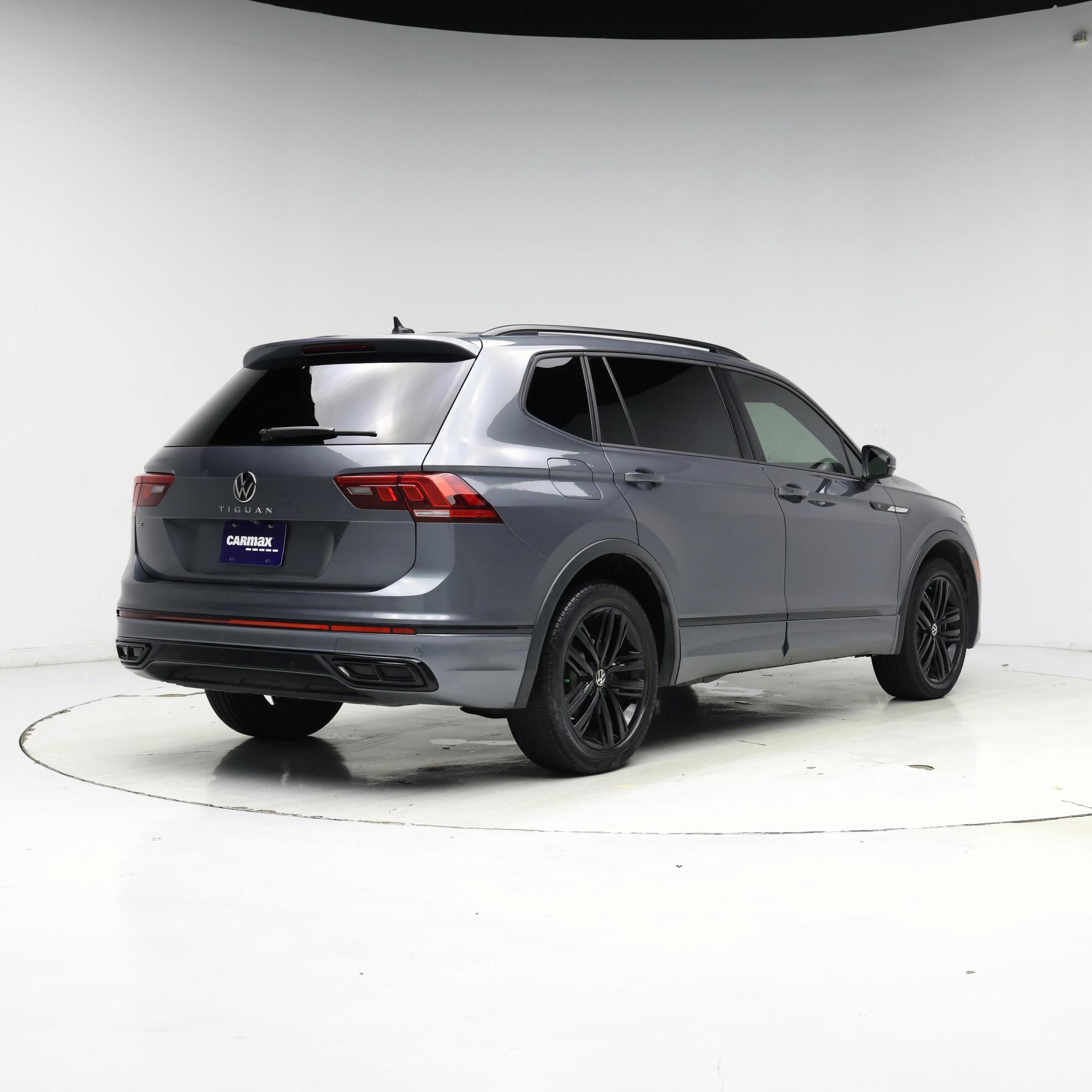 Thumbnail: 2022 Volkswagen Tiguan - 8