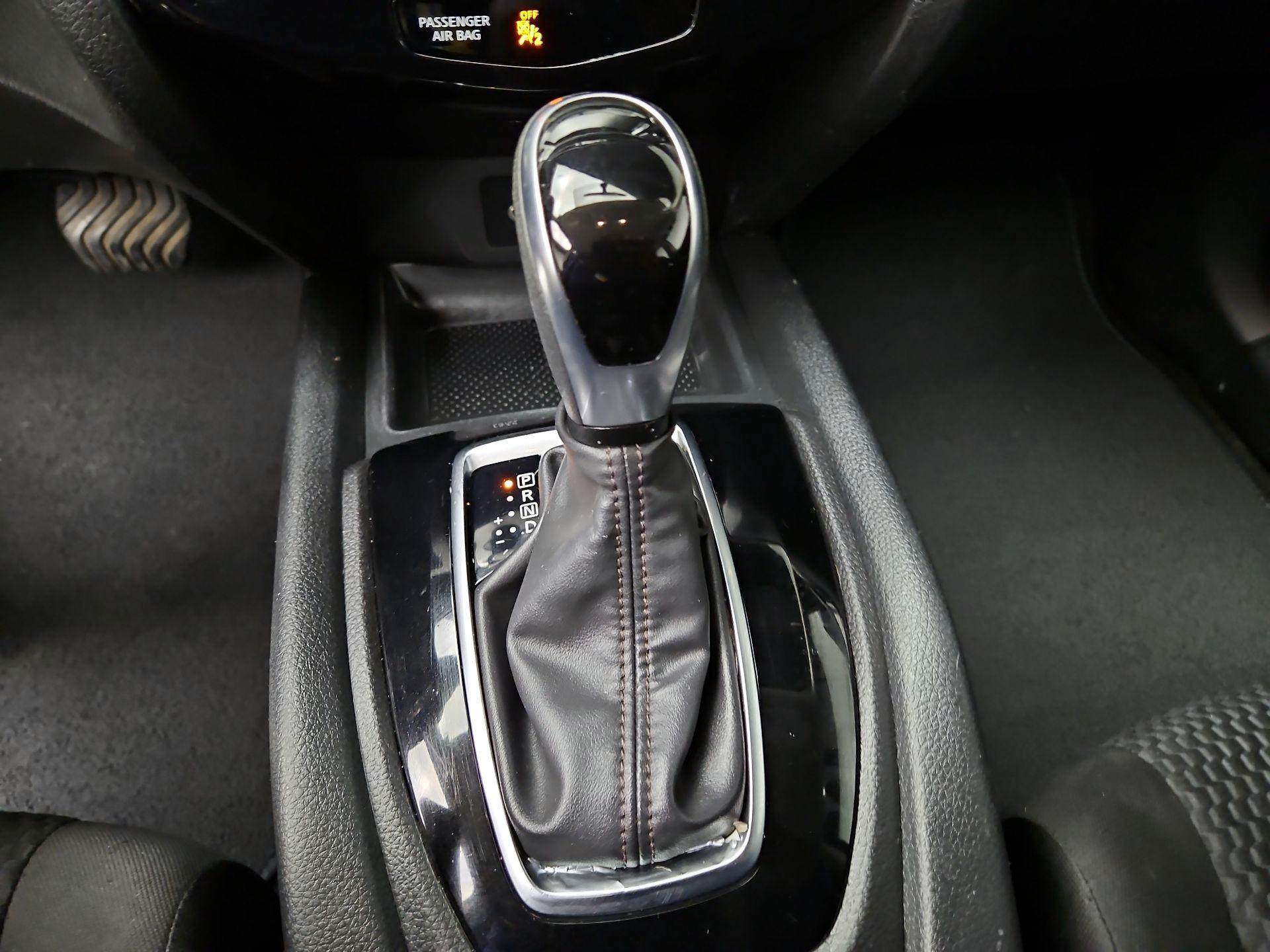 Thumbnail: 2019 Nissan Rogue Sport - 17