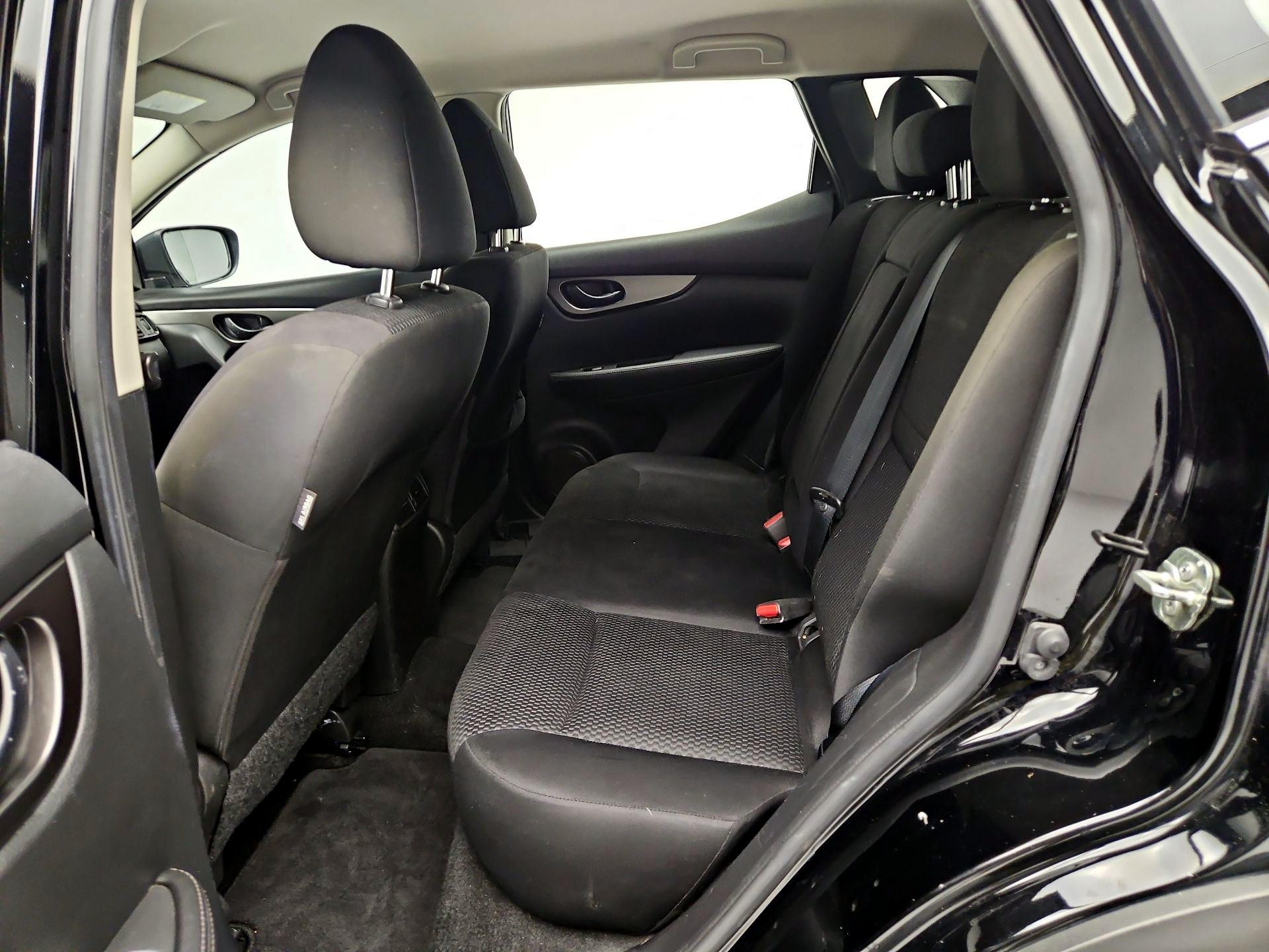 Thumbnail: 2019 Nissan Rogue Sport - 19