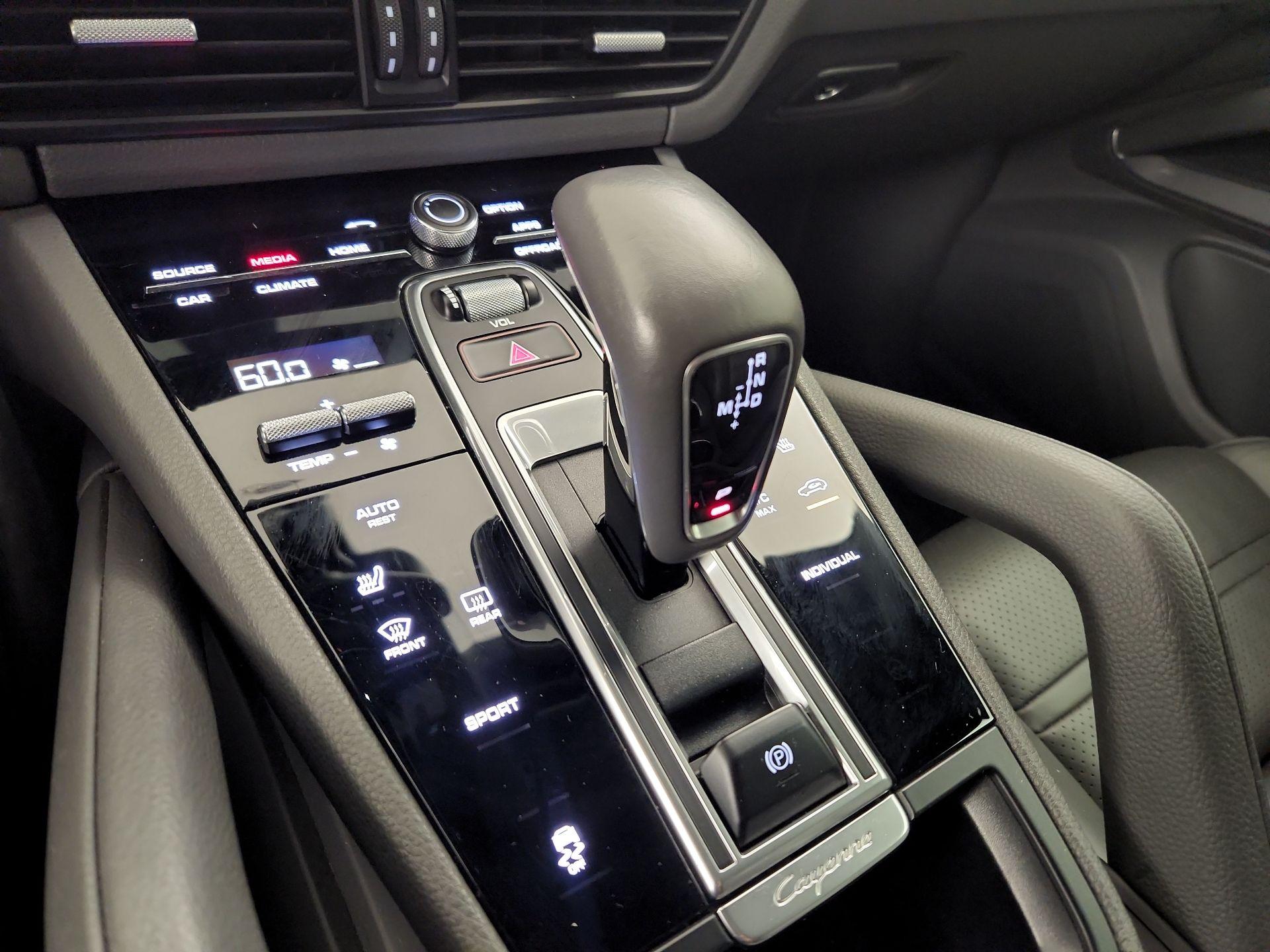 Thumbnail: 2019 Porsche Cayenne - 18