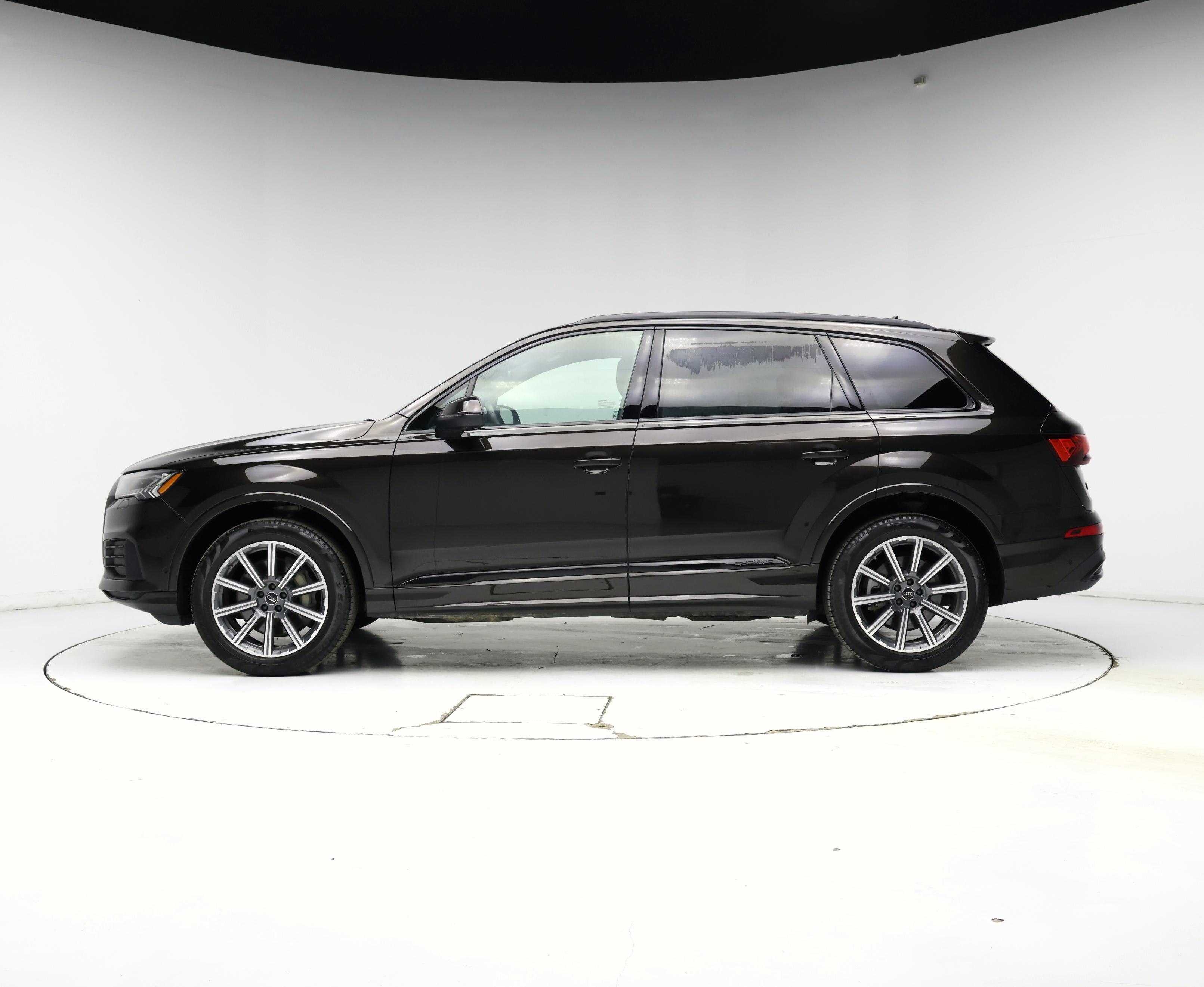 Thumbnail: 2023 Audi Q7 - 3