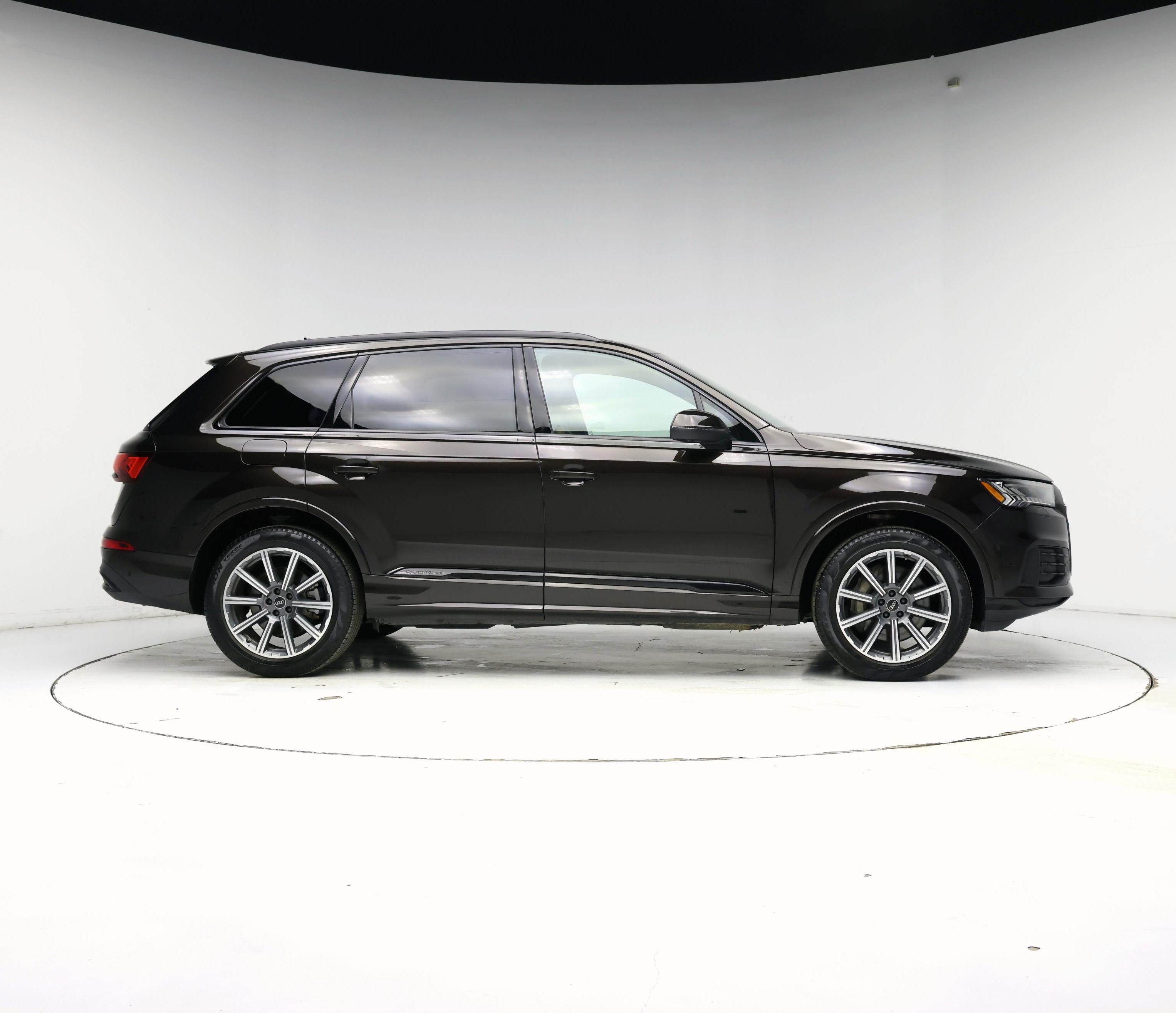 Thumbnail: 2023 Audi Q7 - 7