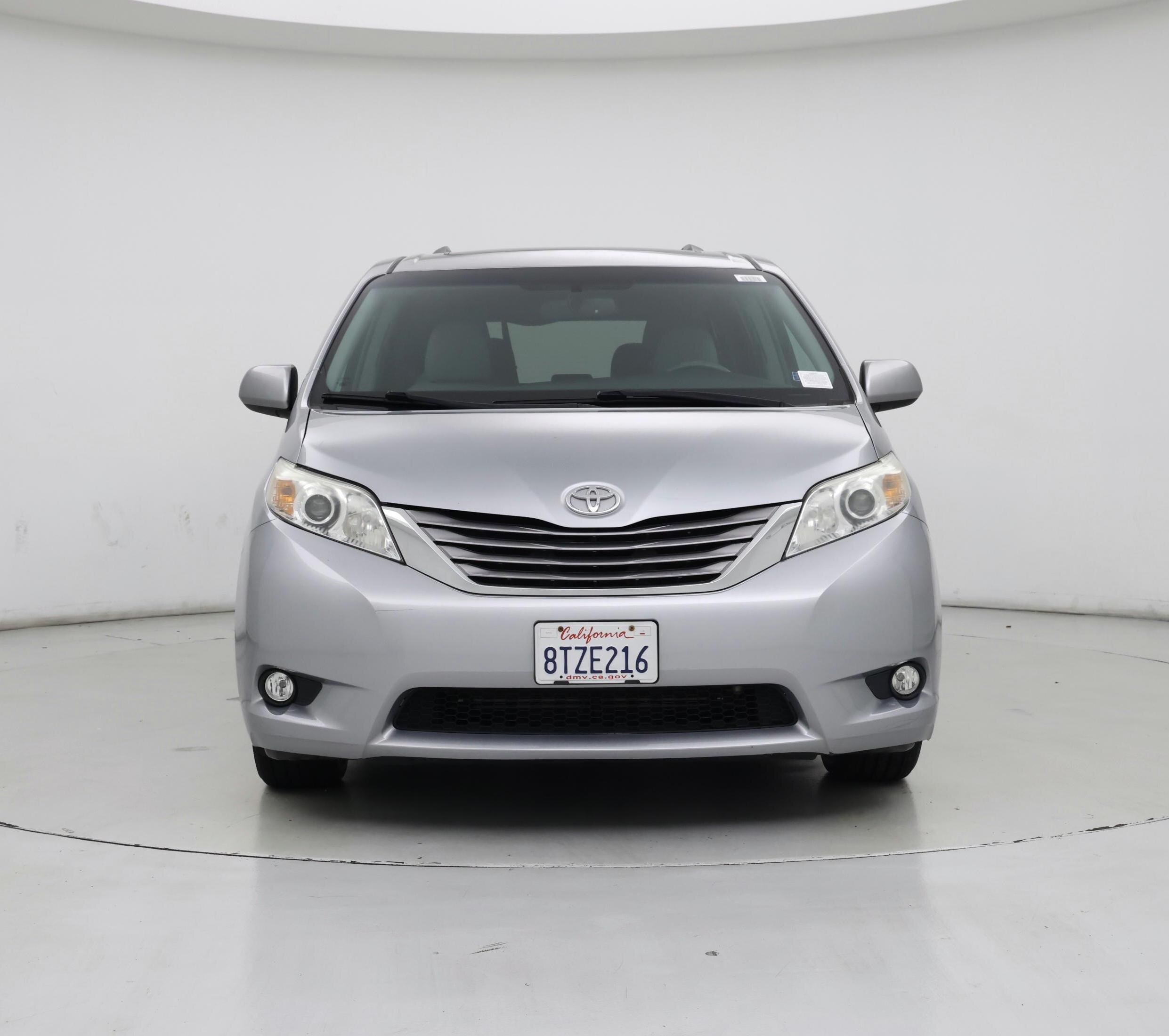 Thumbnail: 2017 Toyota Sienna - 5