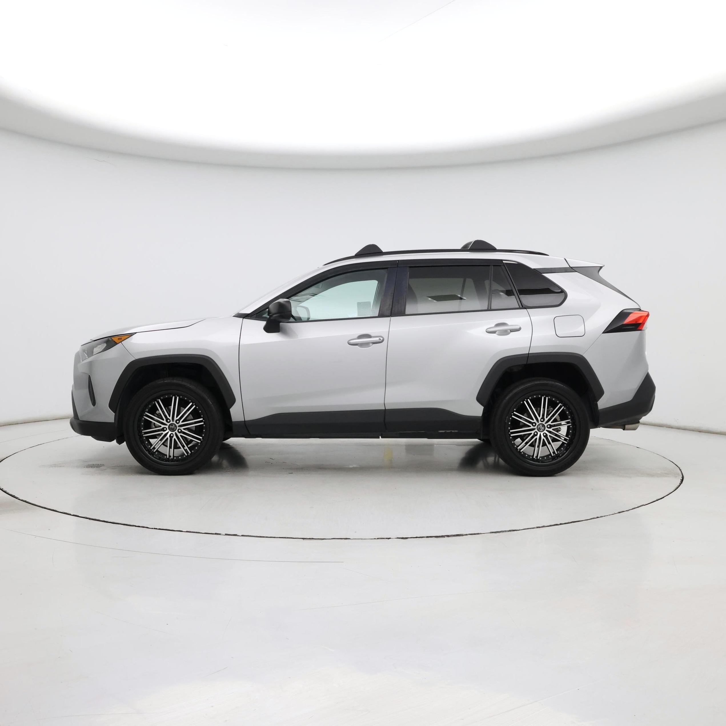 Thumbnail: 2020 Toyota RAV4 - 3