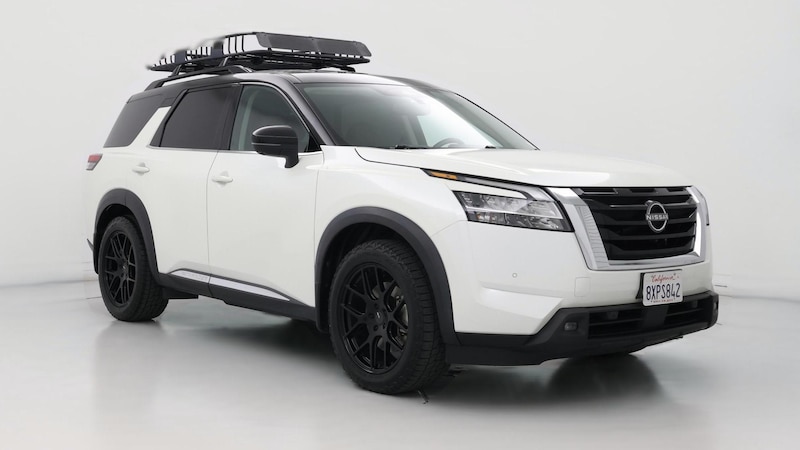 2022 Nissan Pathfinder Platinum Hero Image